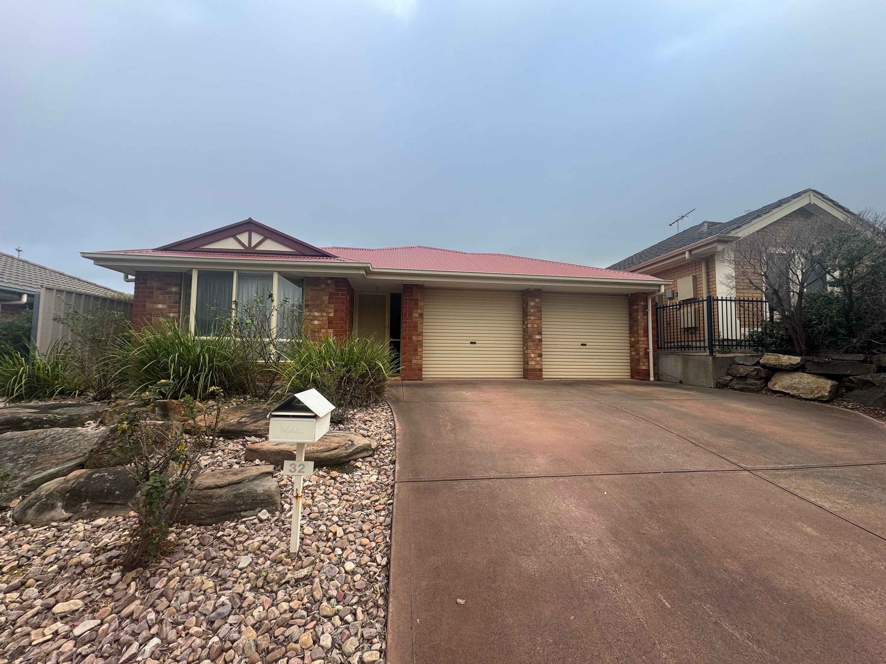 32 Gloucester Drive, Craigmore, SA 5114