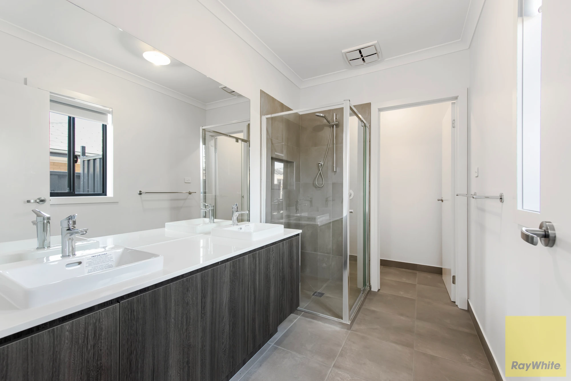3 Maclaren Drive, Melton South, VIC 3338