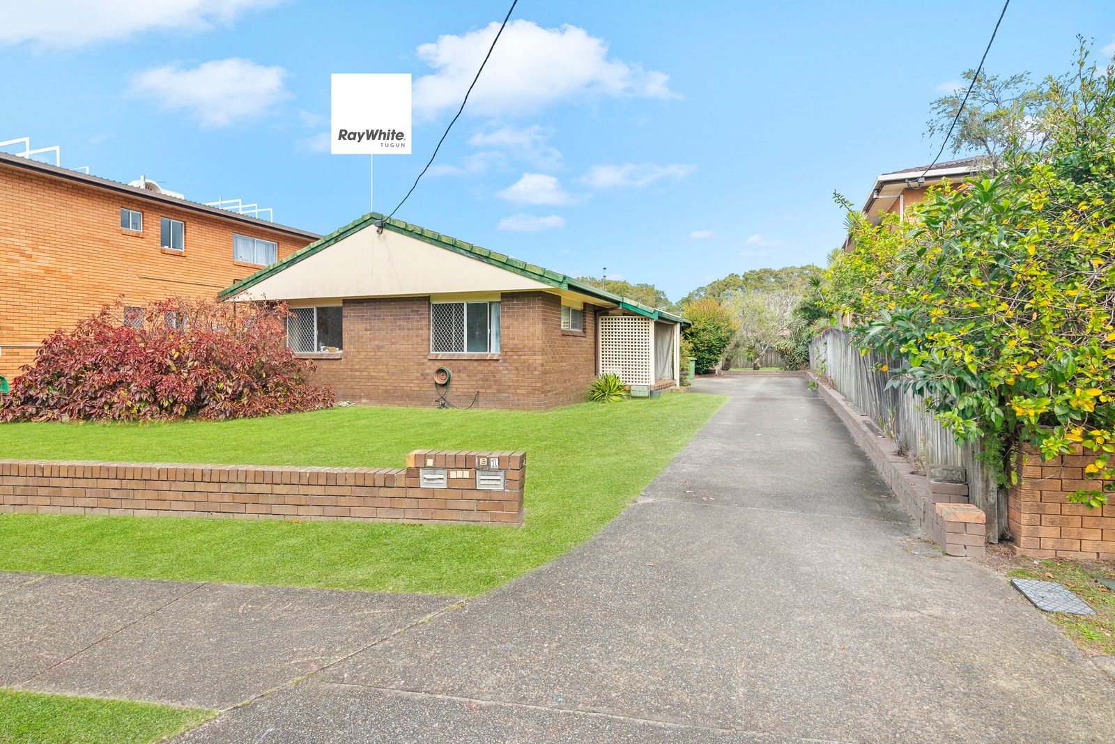 484 & 486 Coolangatta Road — photo 4 of 22