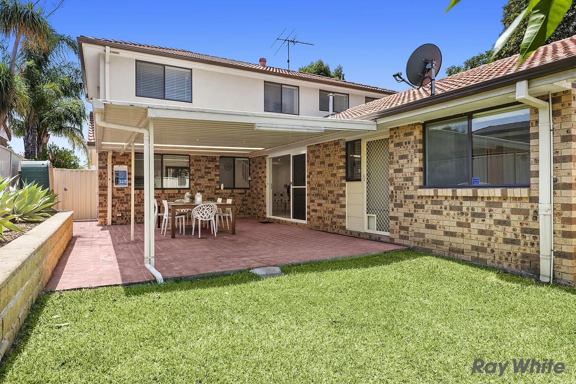 7 Farmer Close — photo 11 of 12