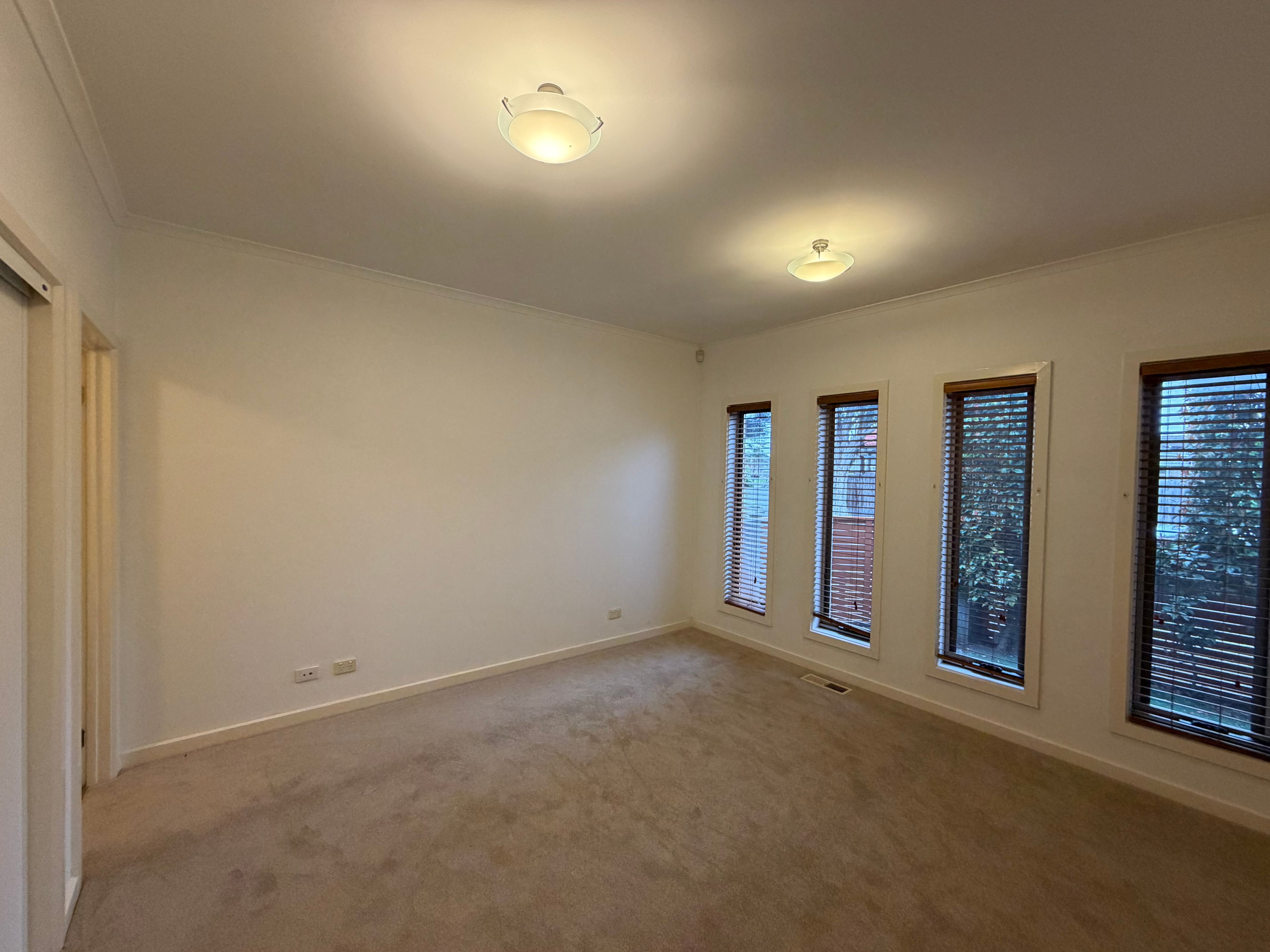 13 Kimbarra Street — photo 5 of 10