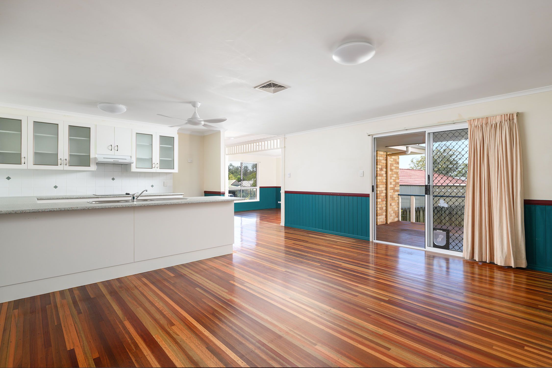 9 Fossickers Court, Southside, QLD 4570