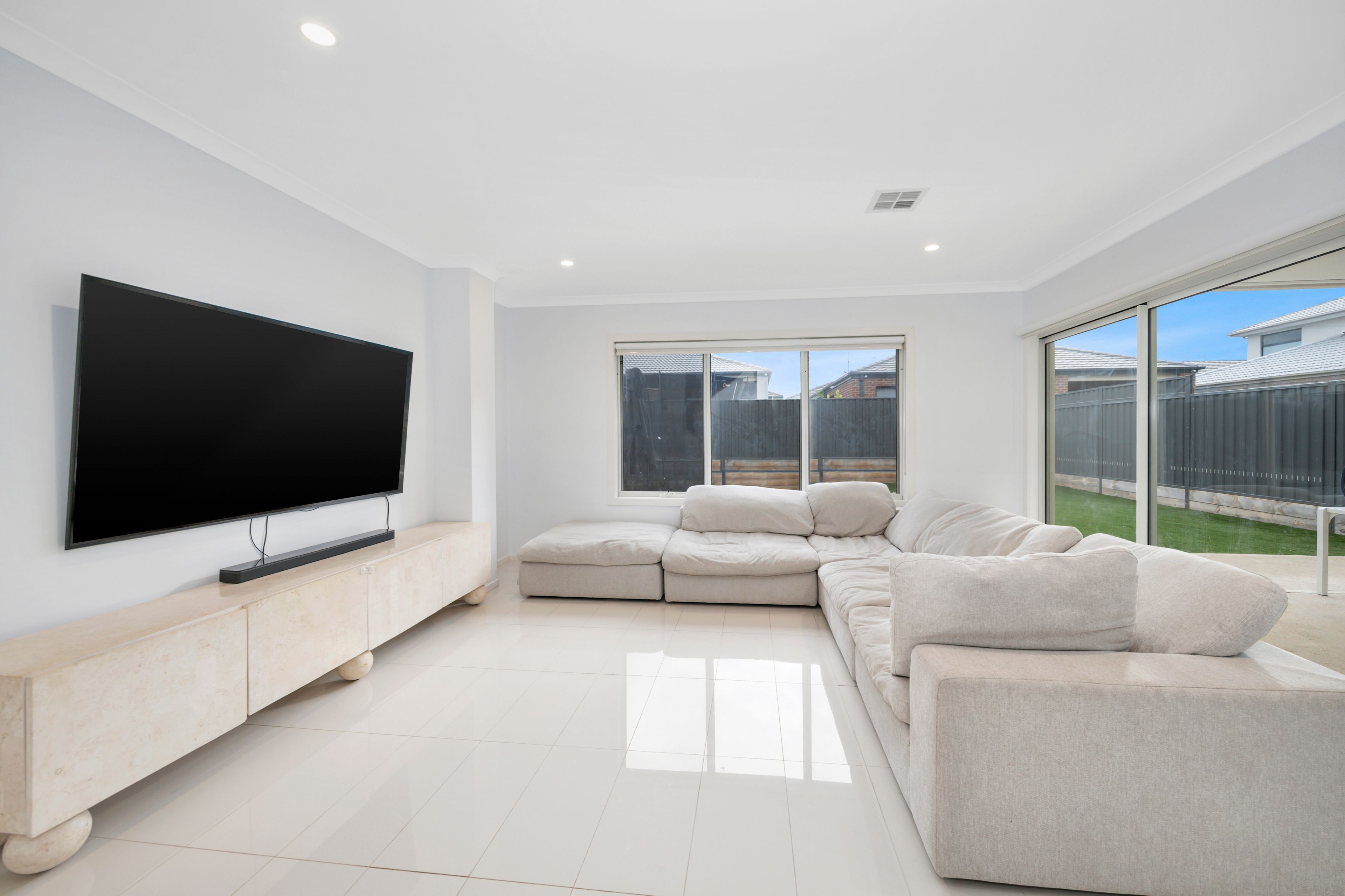 27 Noyce Way, Rockbank, VIC 3335