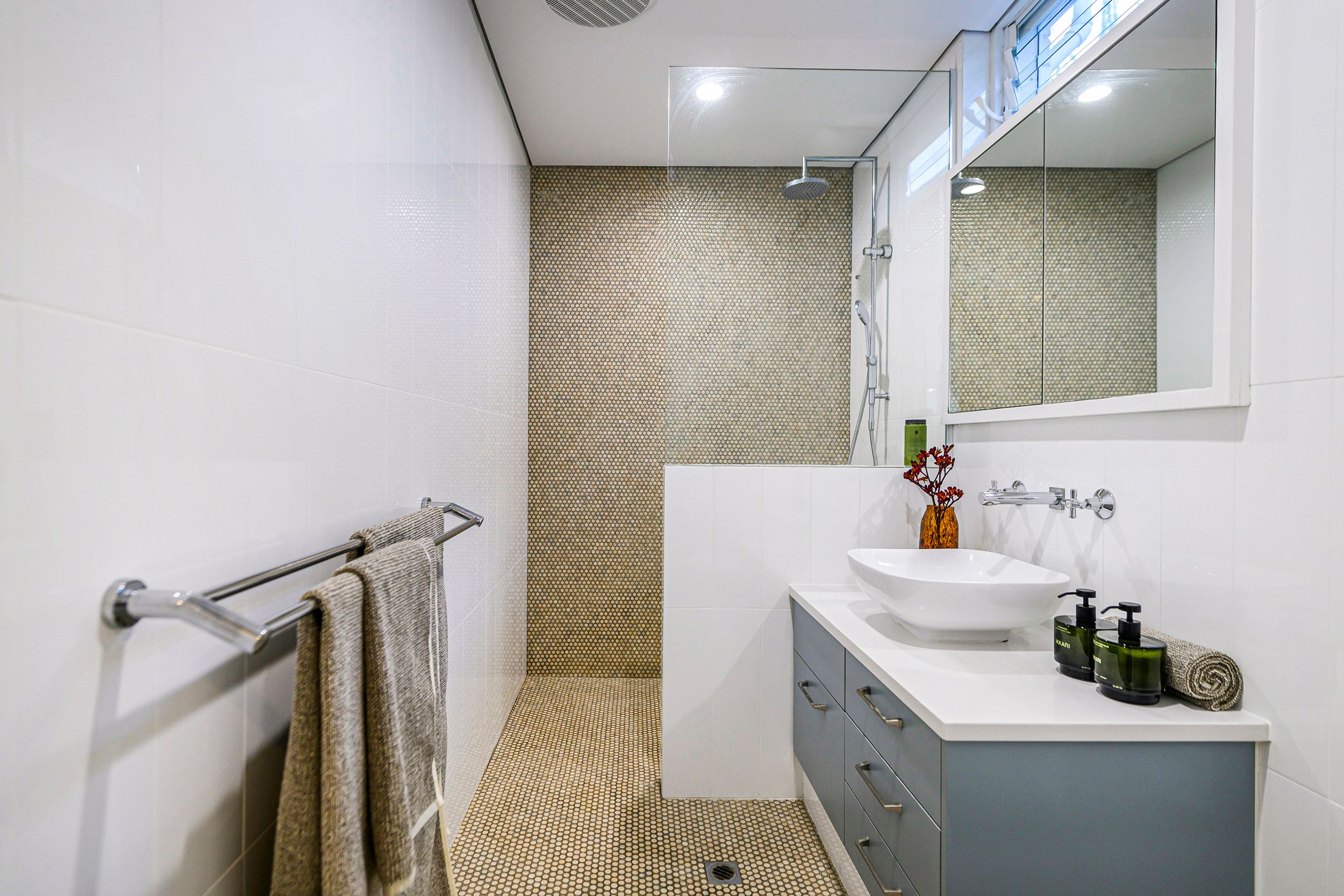 8 Saunders Street — photo 13 of 30