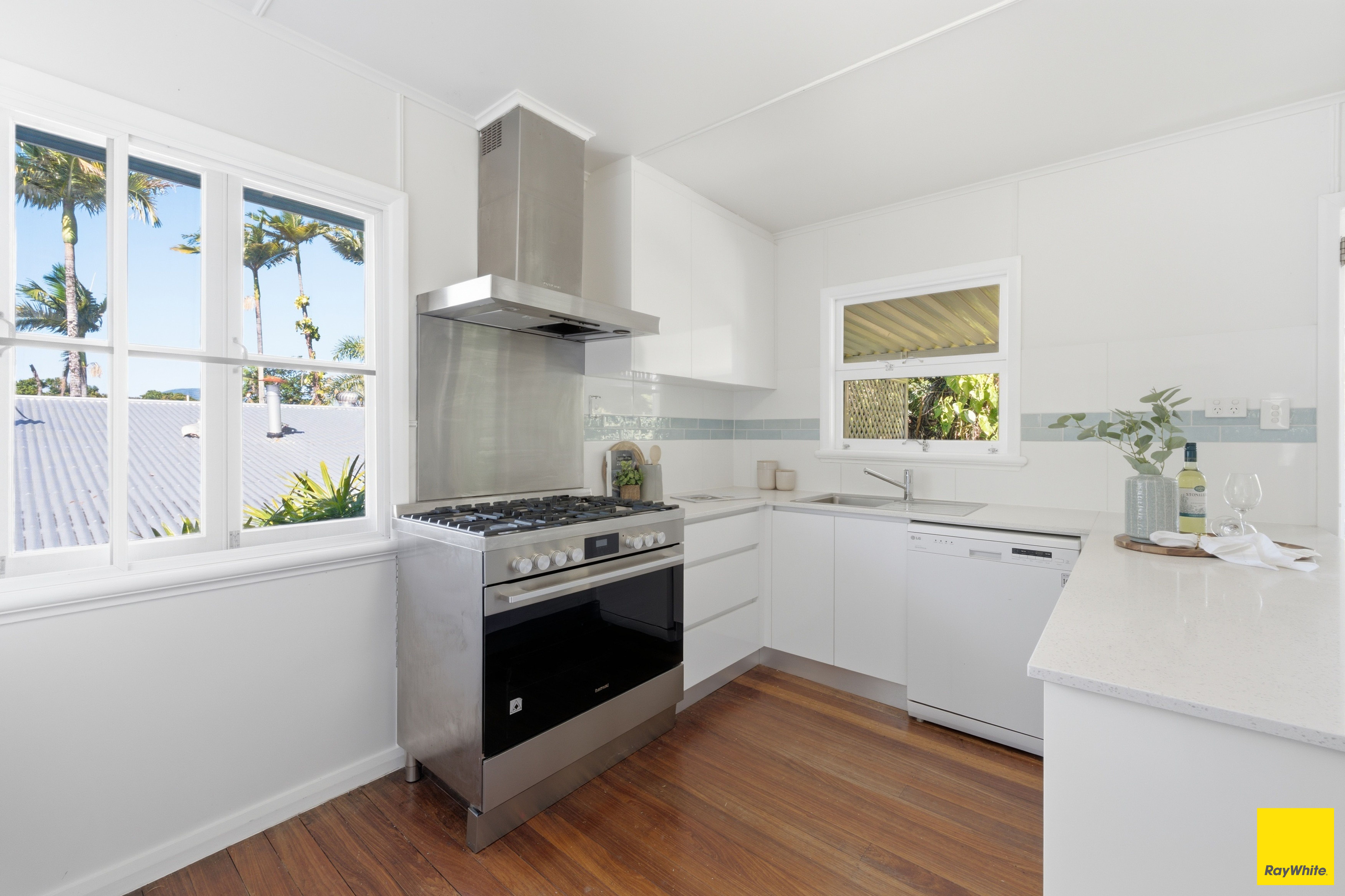 153 Greenslopes Street — photo 10 of 30