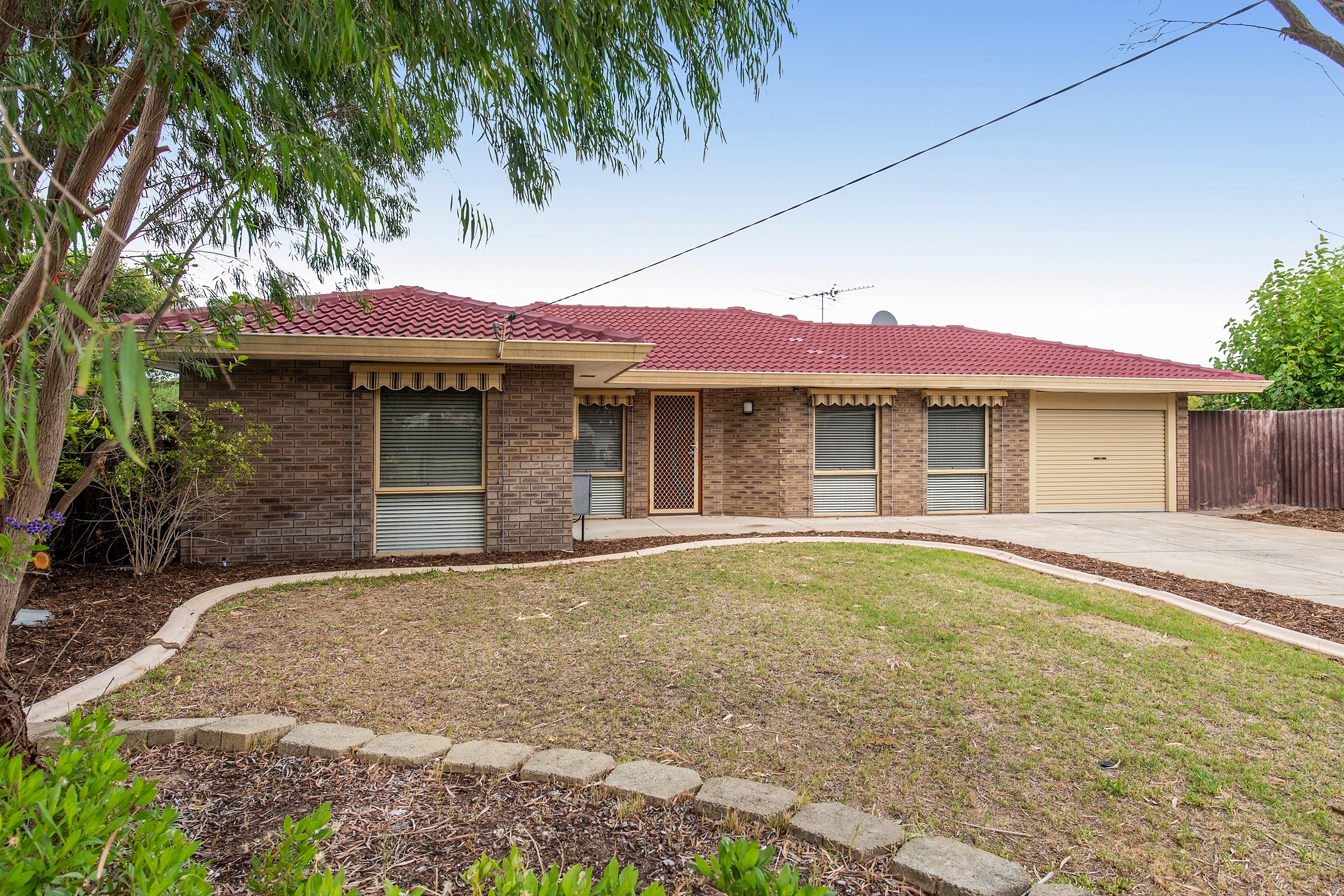 5 Bolaro Place, Hillman, WA 6168