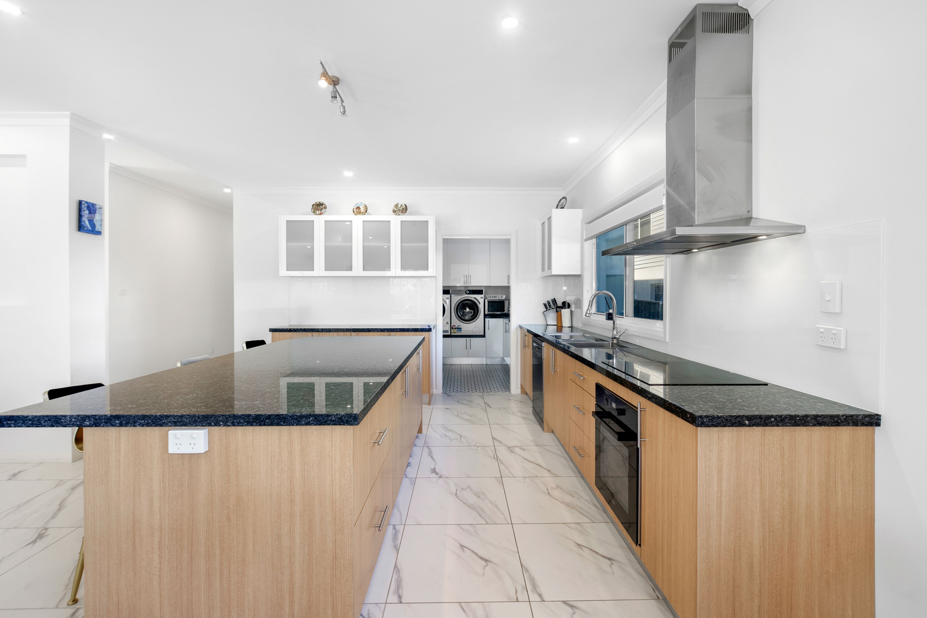 20 Sunnyspot Boulevard — photo 8 of 16