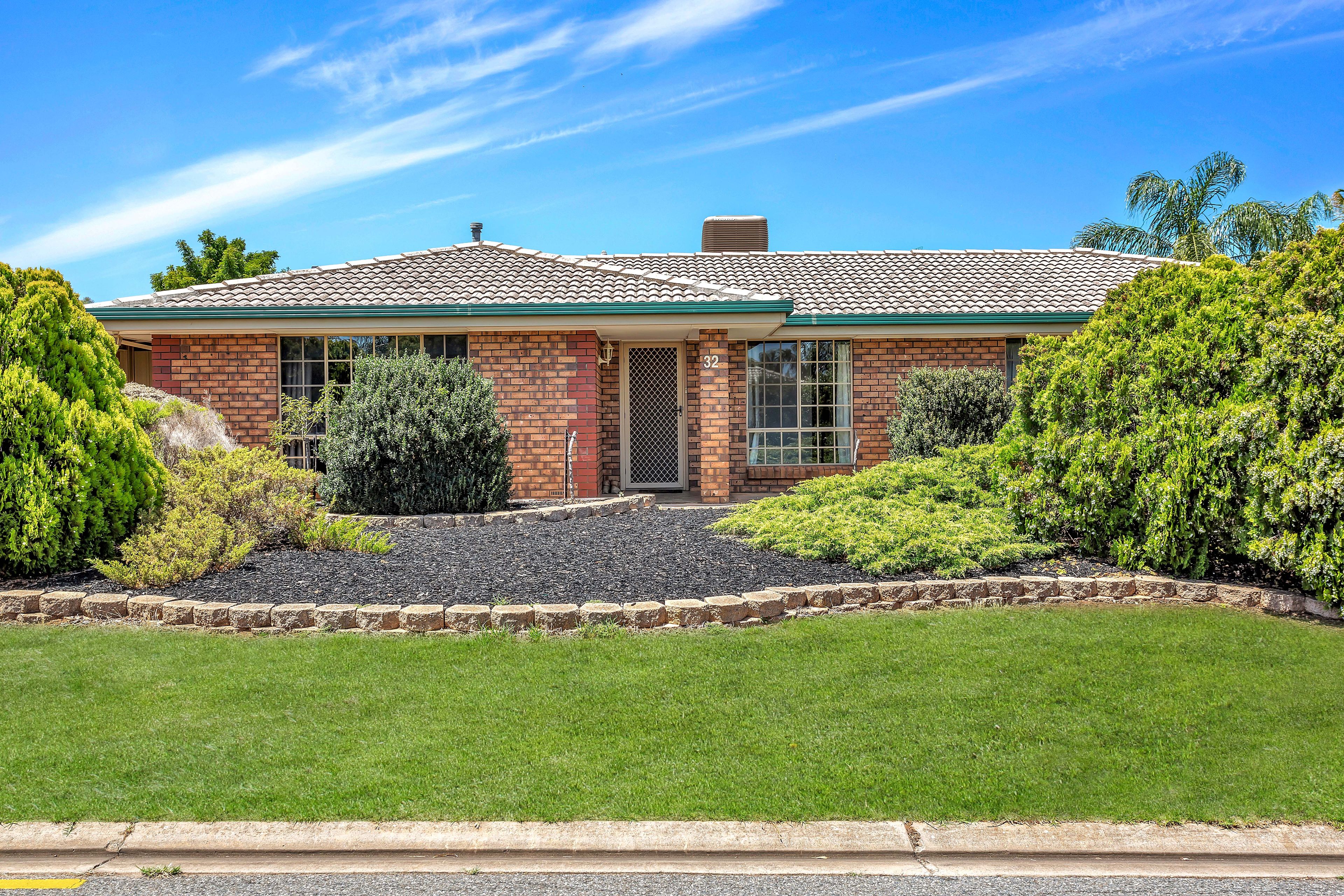 32 Uley Road, Craigmore SA 5114