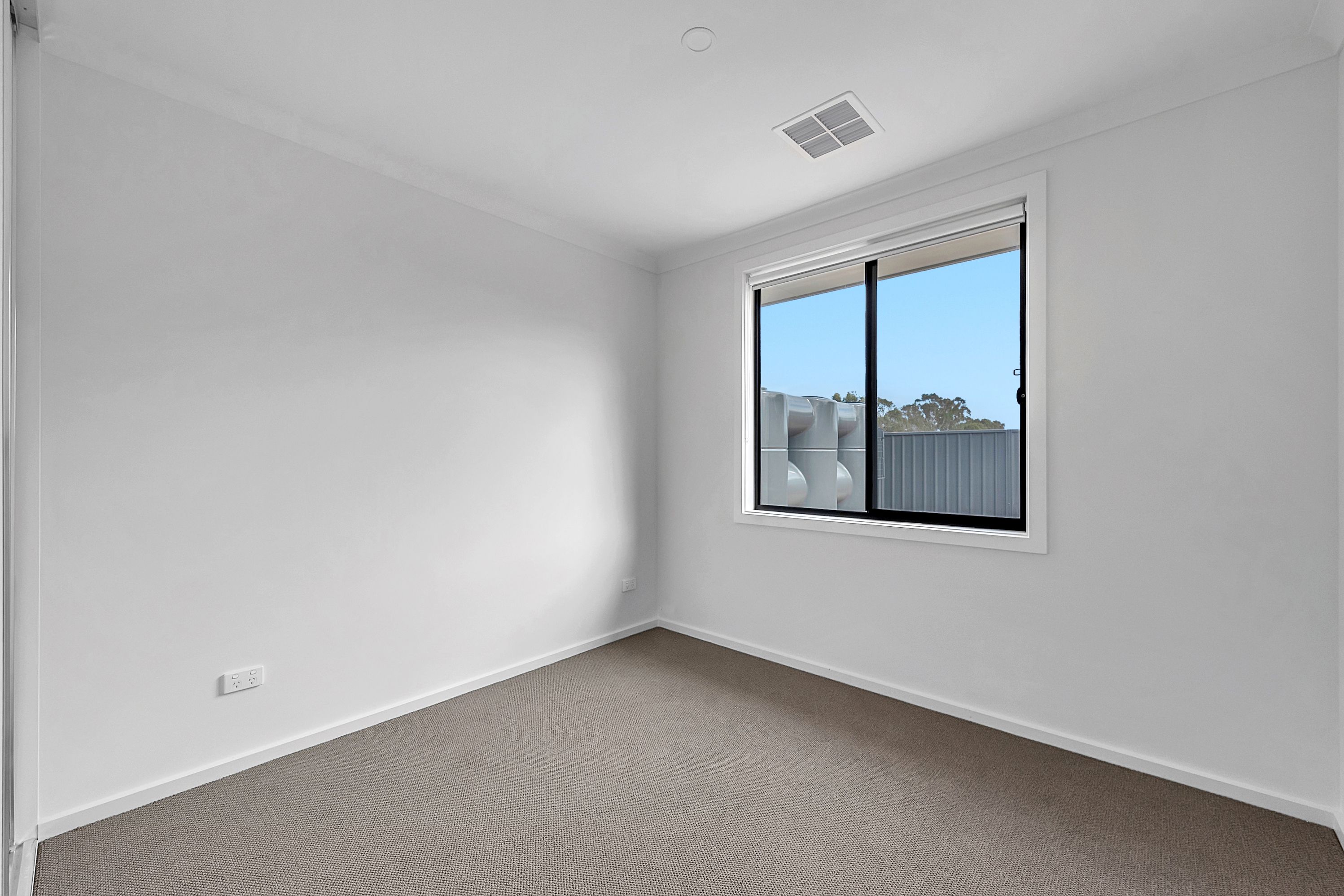 18/16 Beadell Street — photo 8 of 11