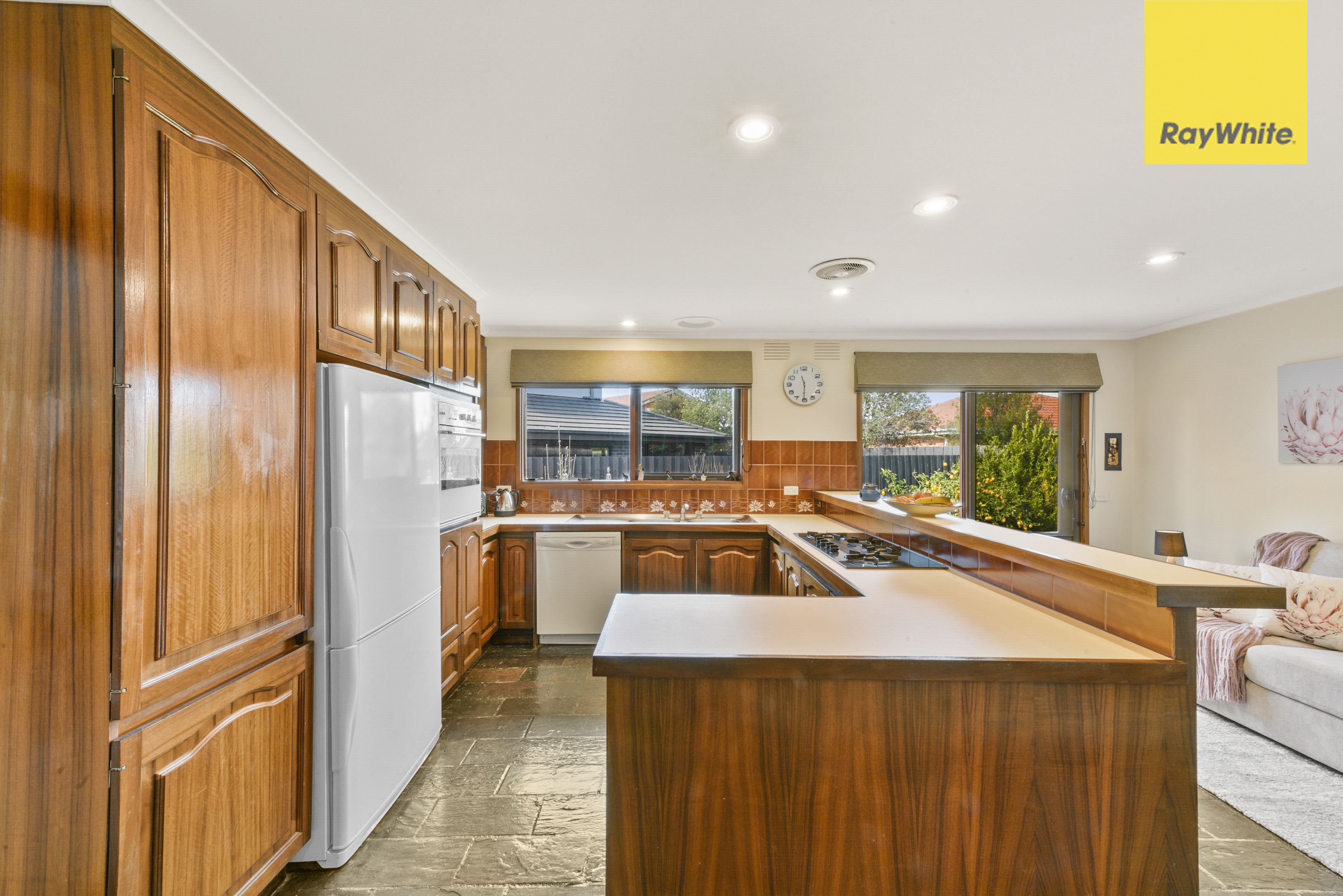 11 Murrabit Grove, Taylors Lakes, VIC 3038
