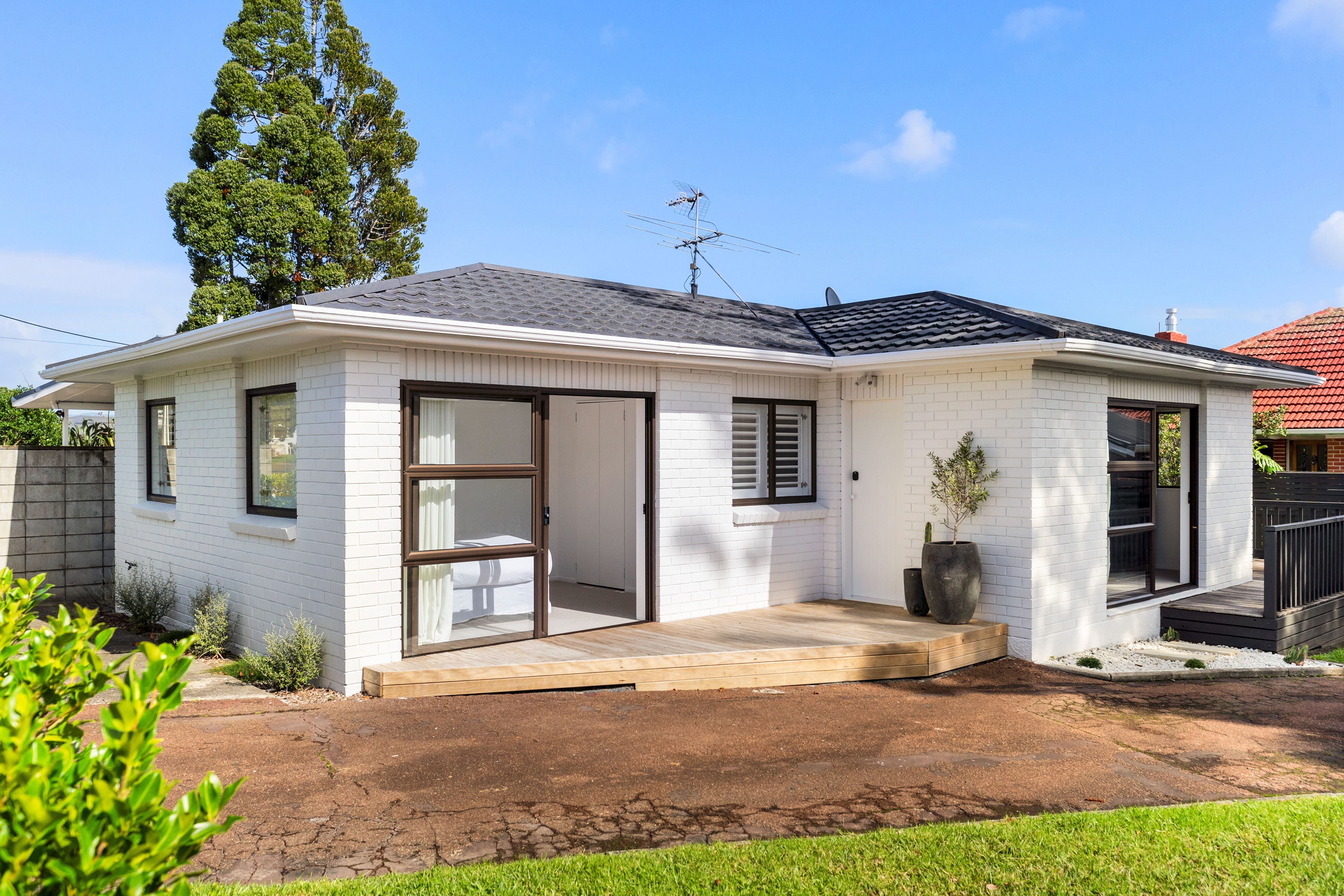28A Renata Crescent, Te Atatu Peninsula, Waitakere City
