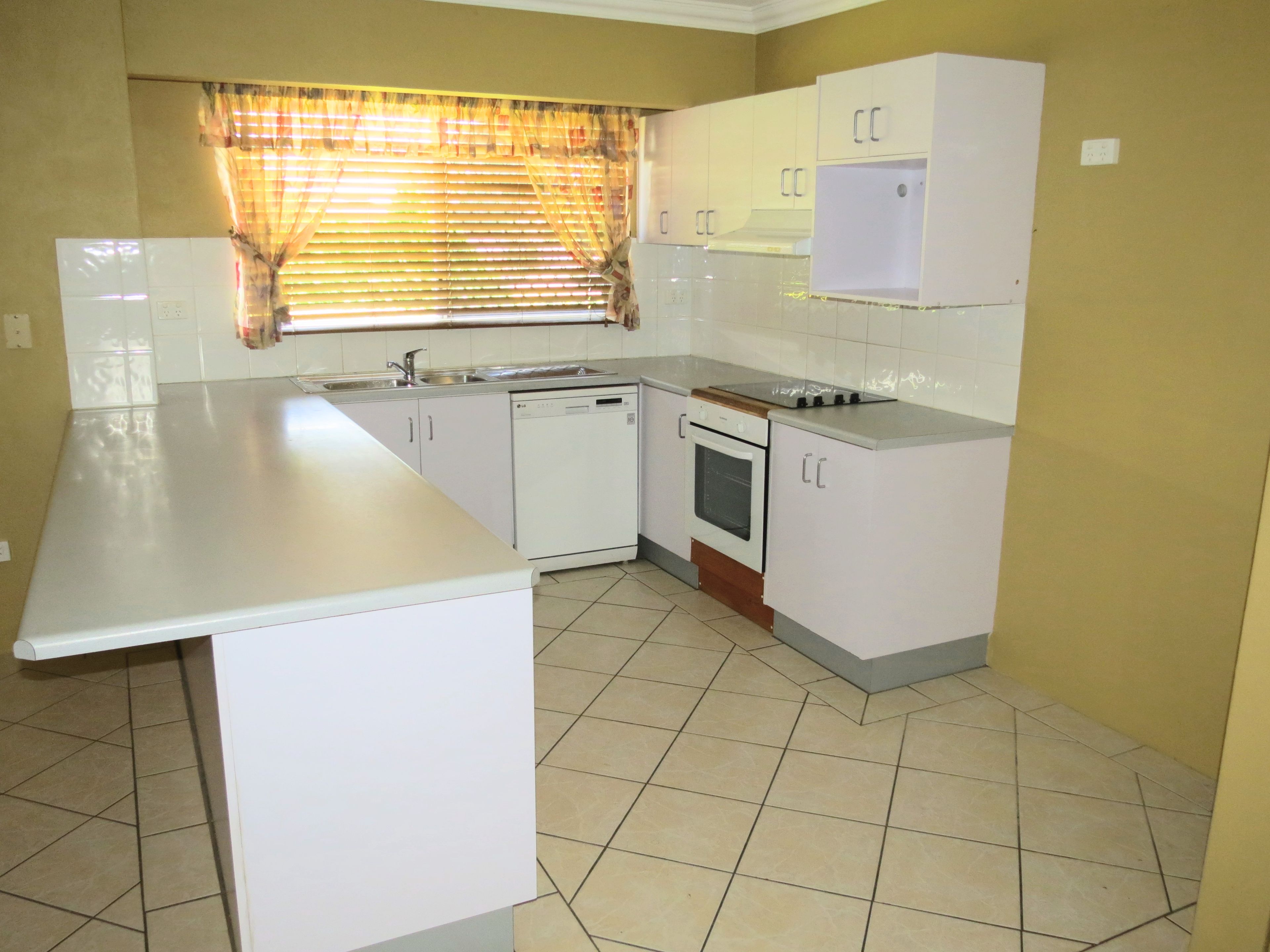 3 Kurrajong Close, Emerald, QLD 4720