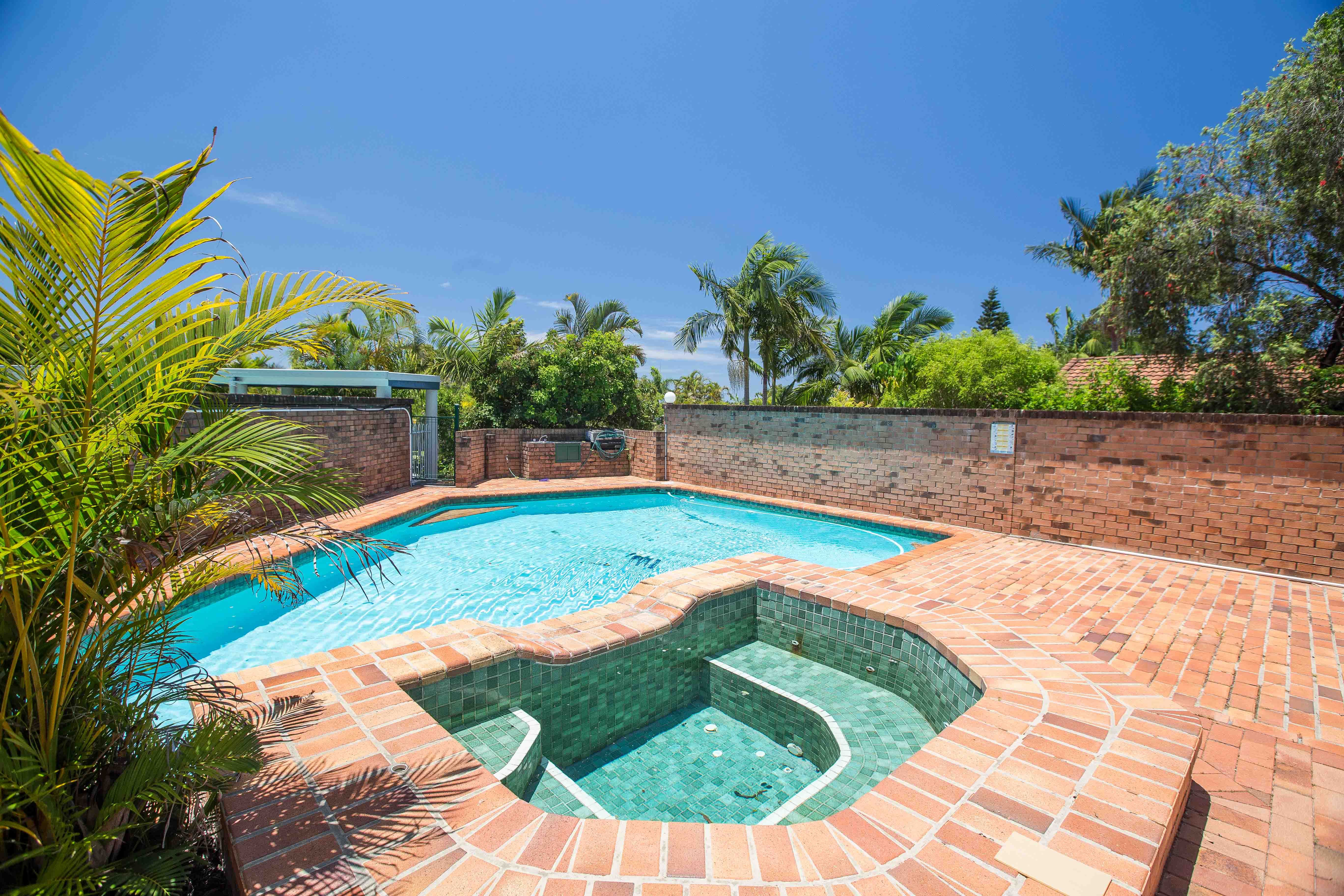 16 Glen Iris Place, Robina, QLD 4226