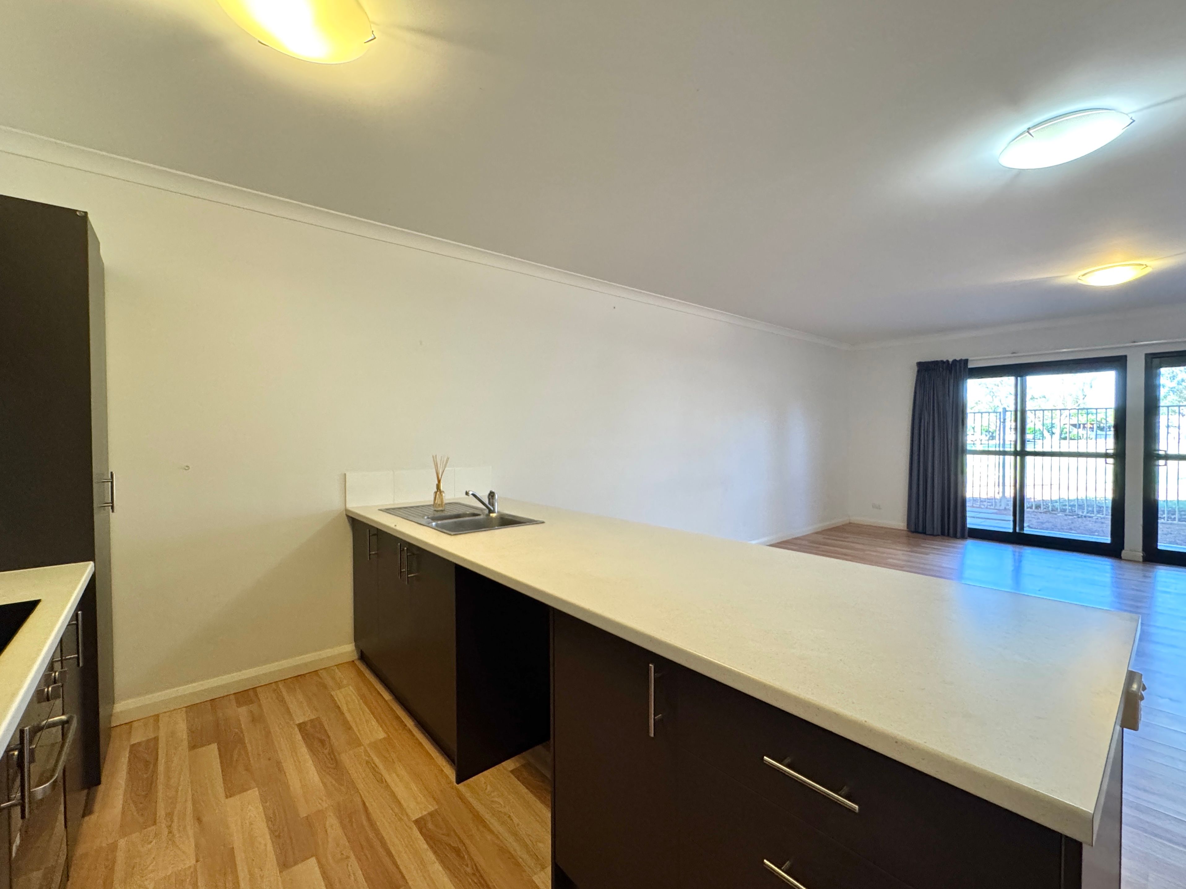 5/1 Lawson Street — photo 4 of 16
