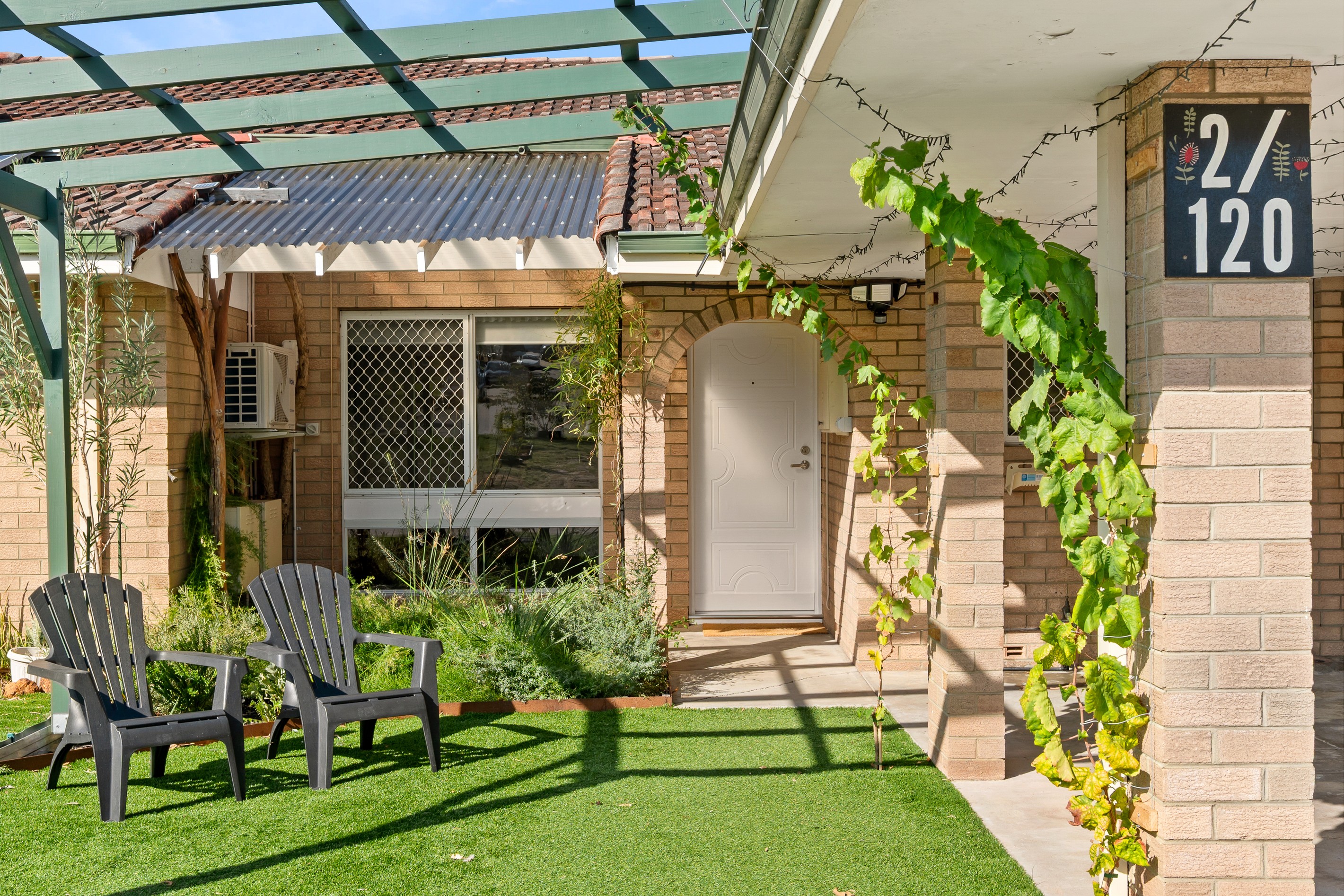 2/120 Gilbertson Road, Kardinya, WA 6163