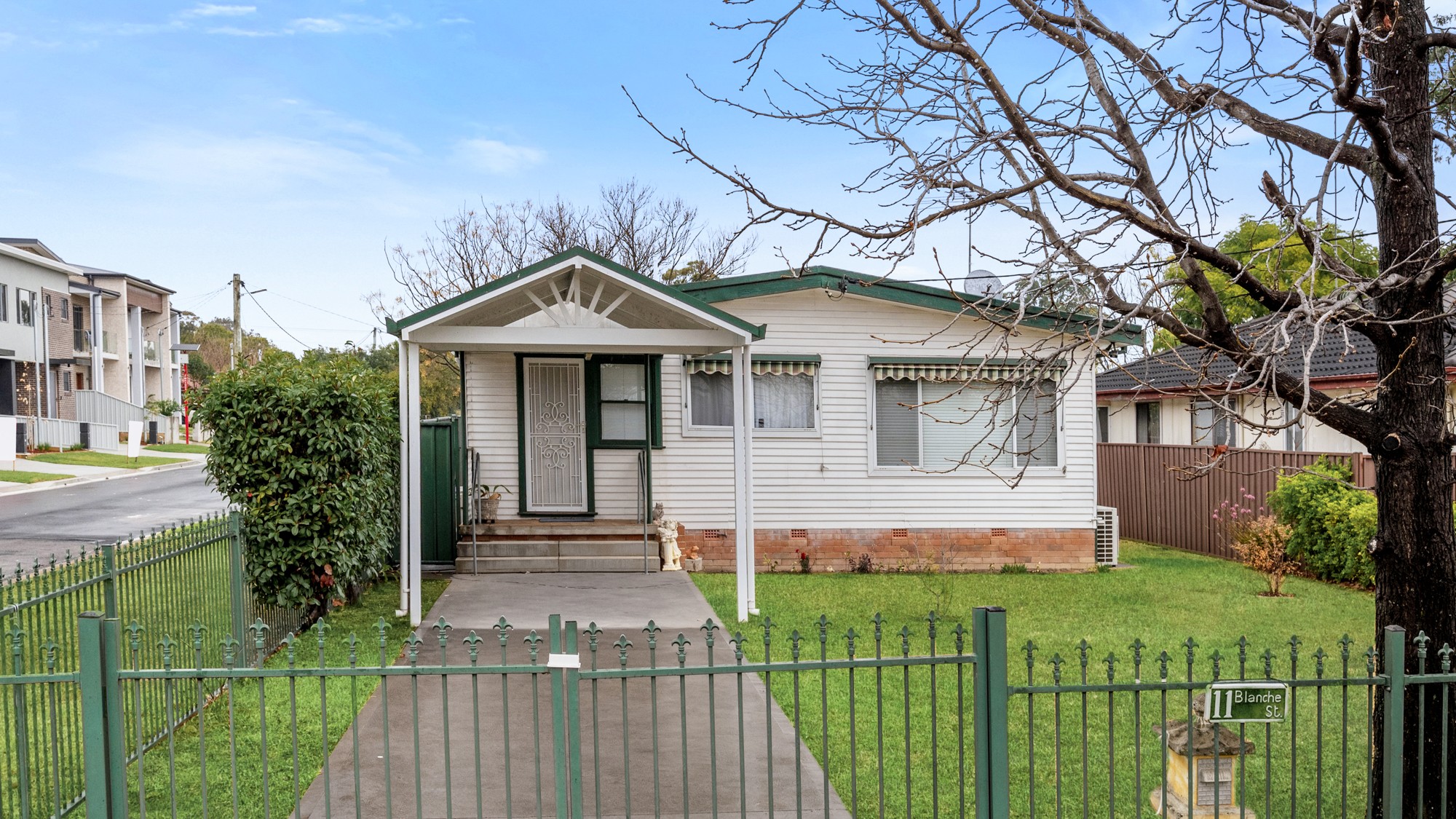 11 Blanche Street, Minto, NSW 2566