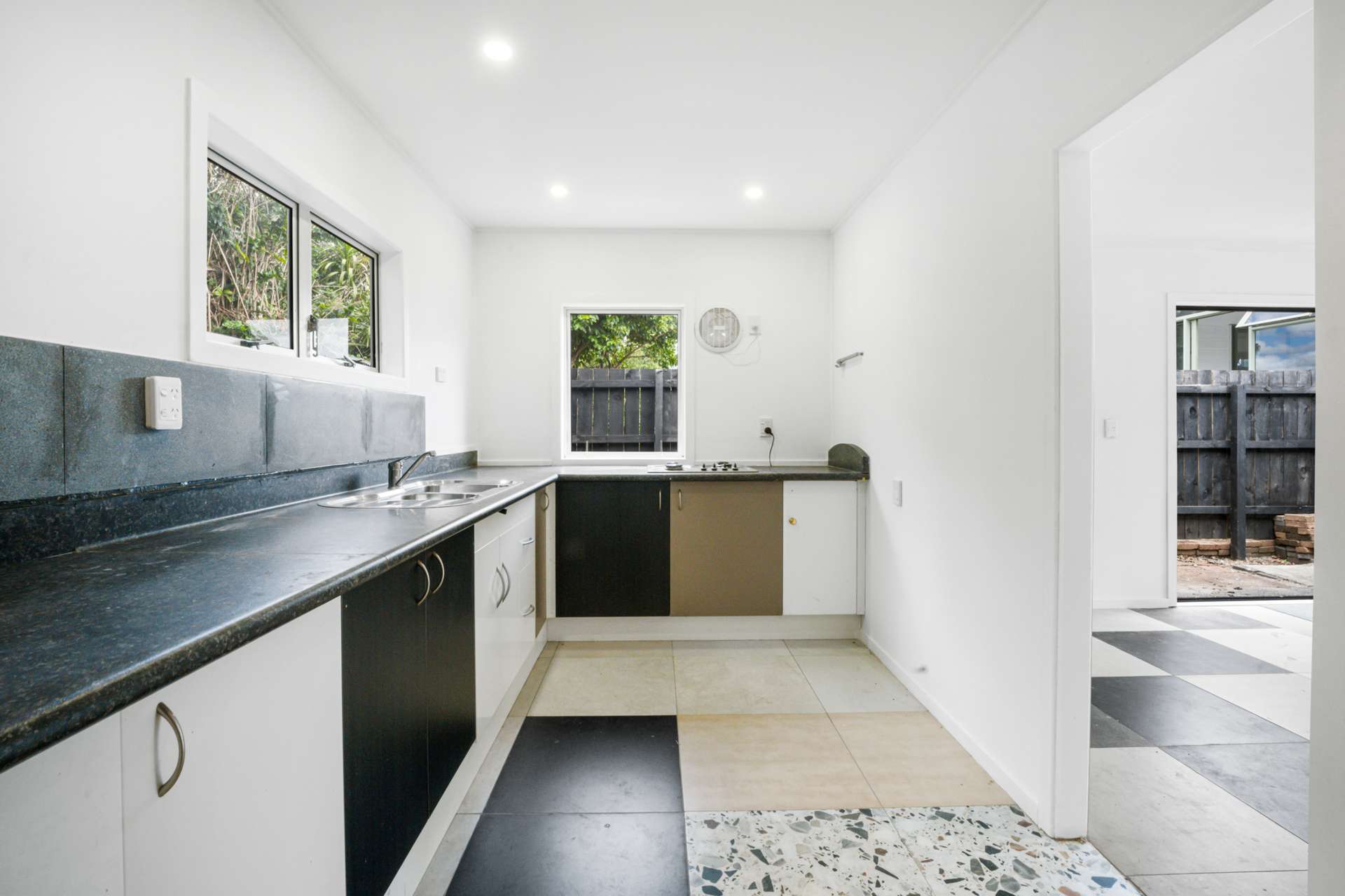 2/12 Graham Road, photo 19