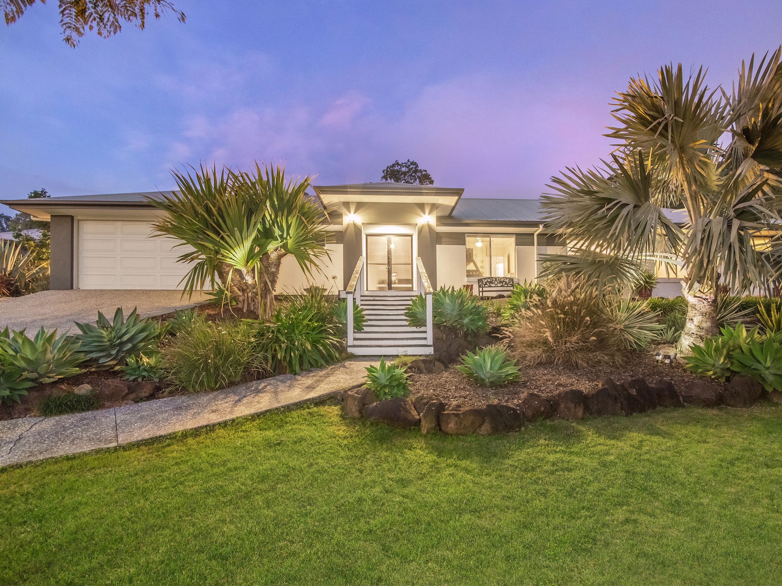 11 Summer Hill Crescent, Maudsland QLD 4210