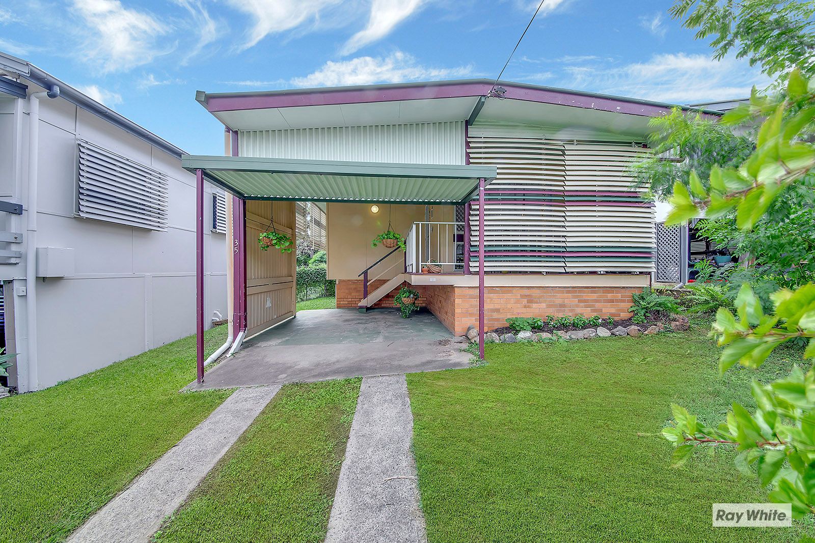 35 Pandanus Street, Cooee Bay QLD 4703
