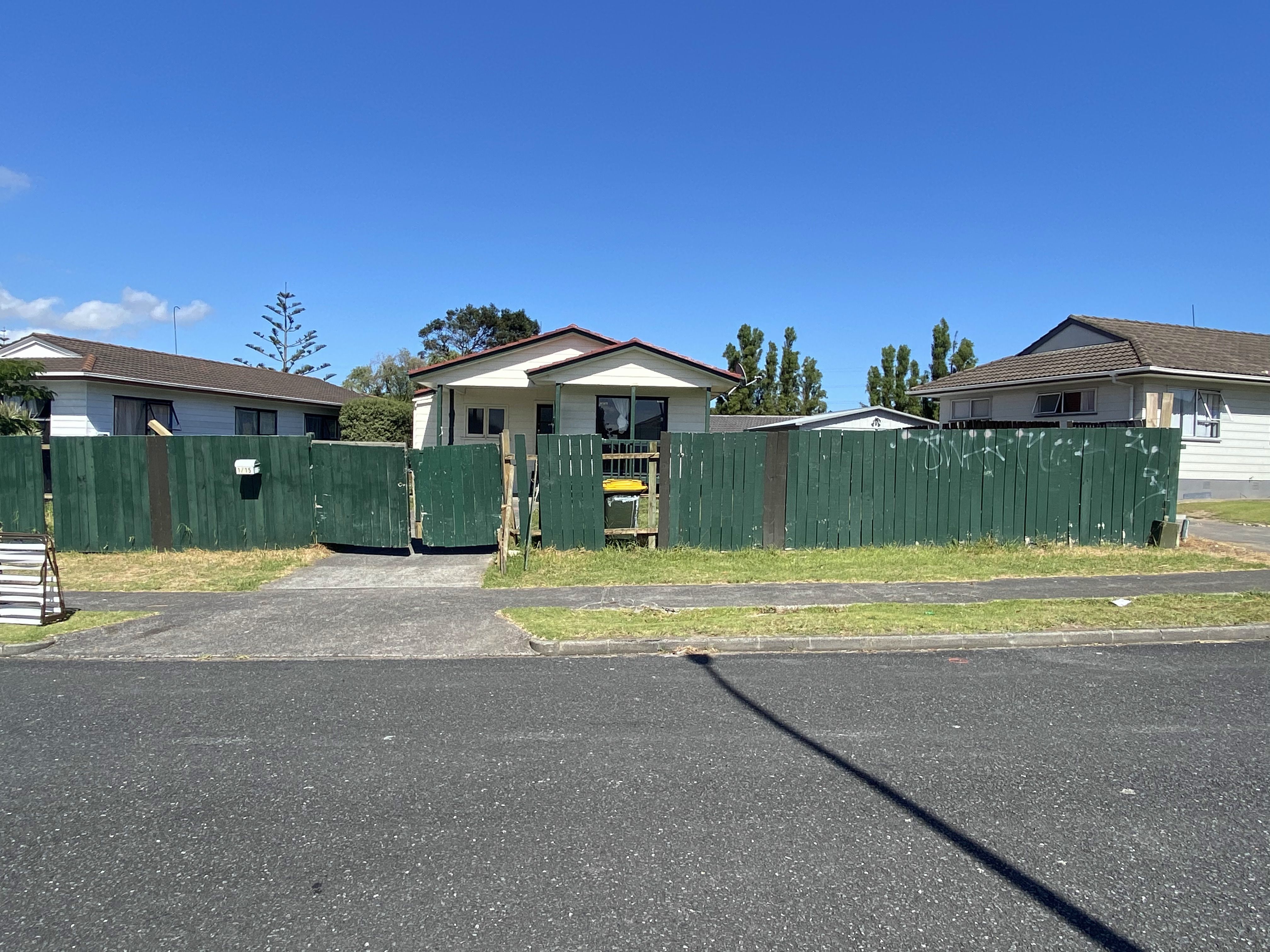 1/15 Secretariat Place, Manurewa, Manukau City