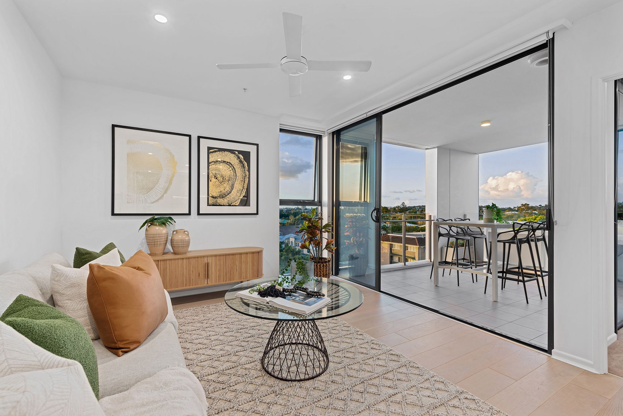 1055/123 Cavendish Road, Coorparoo, QLD 4151