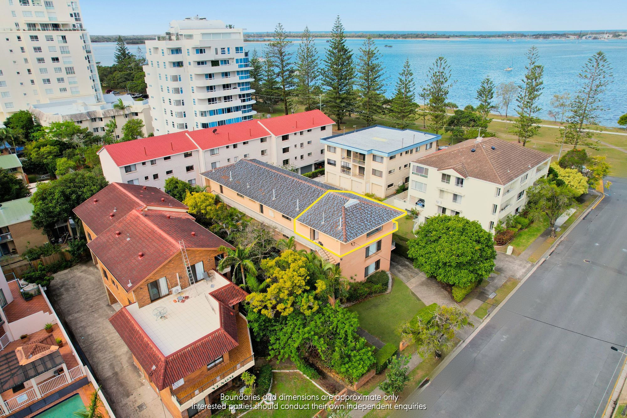 4/3 Robert Street — photo from Ray White Surfers Paradise
