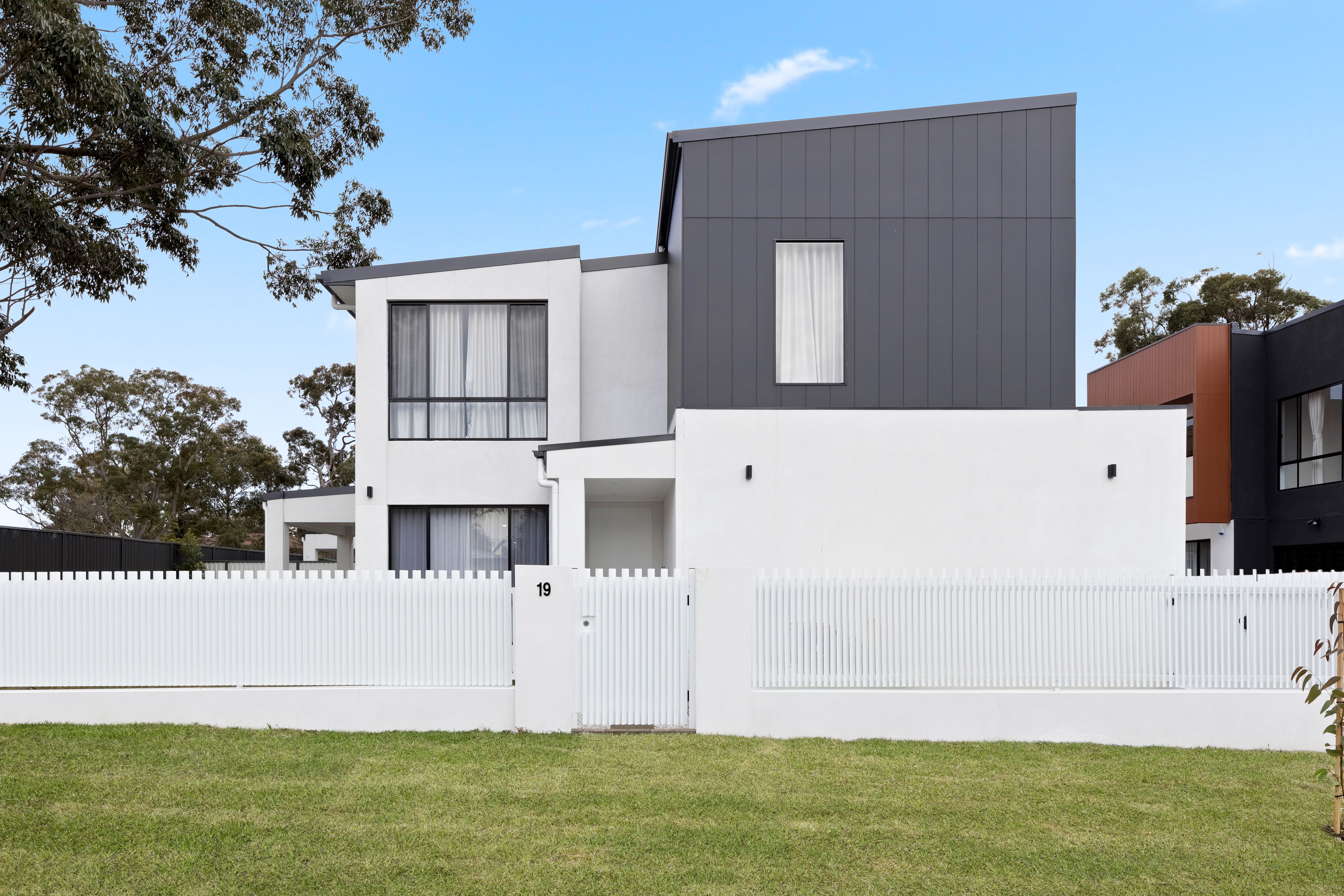 19/1 Raine Place — photo 8 of 8