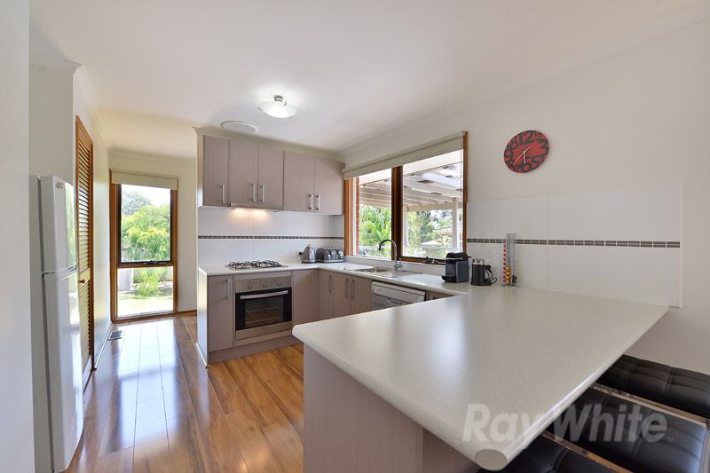 9 Cambridge Close, Lysterfield, VIC 3156