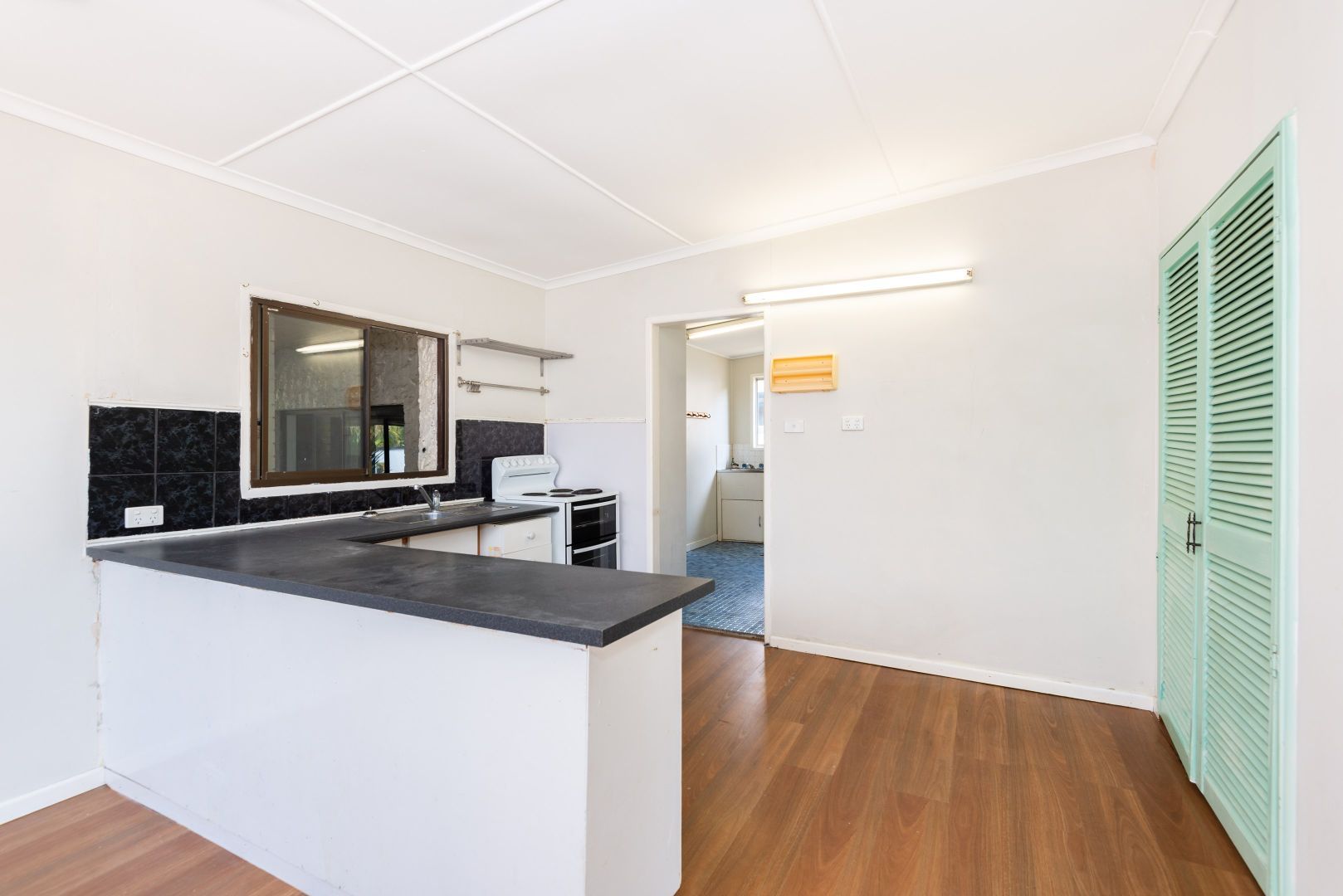 18 The Crescent, Kallangur, QLD 4503
