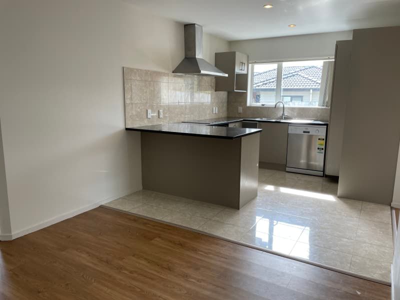 12 John Broad Place, Flat Bush, Manukau City