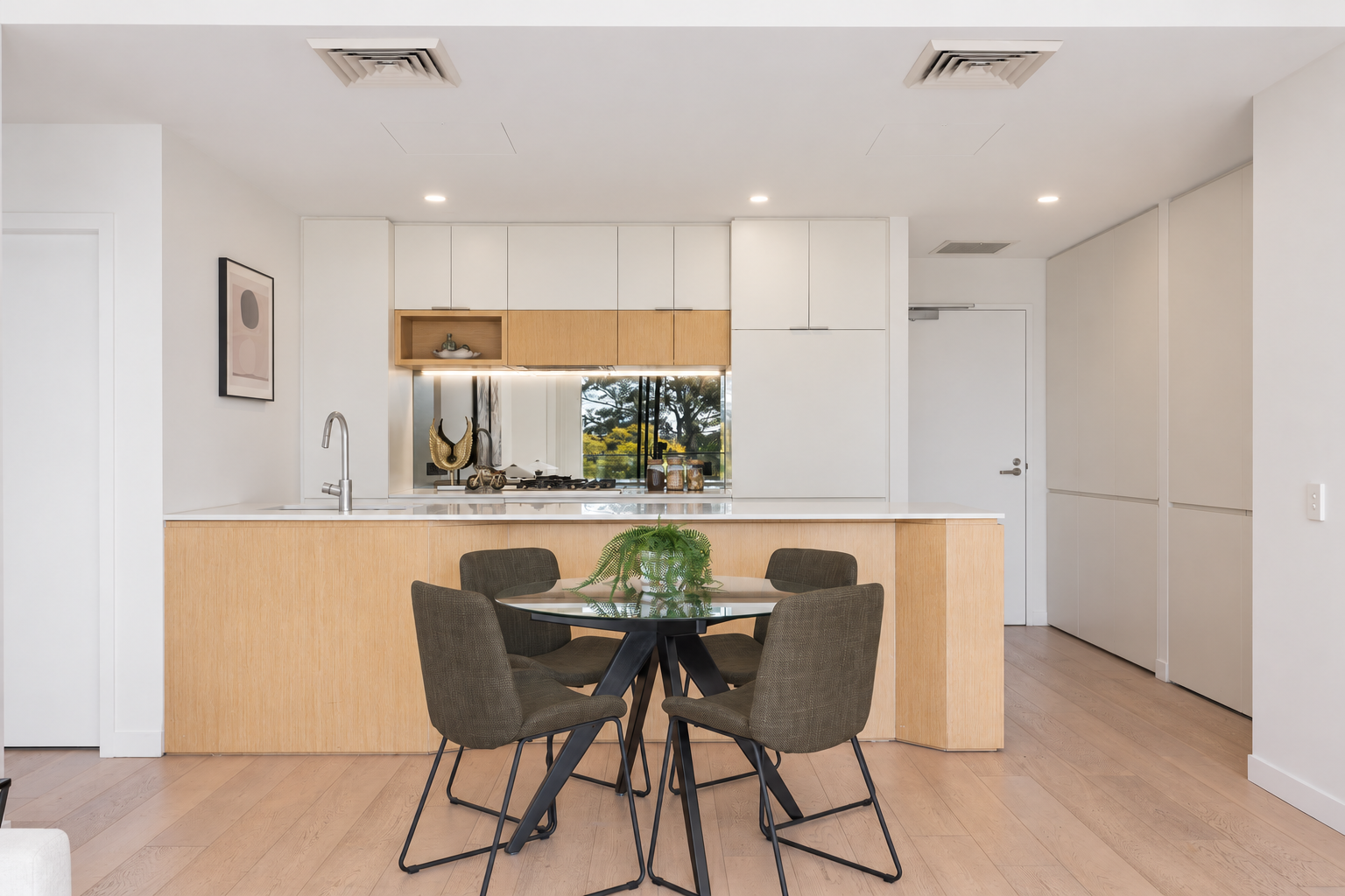 27/1 Womerah Street — photo 4 of 16