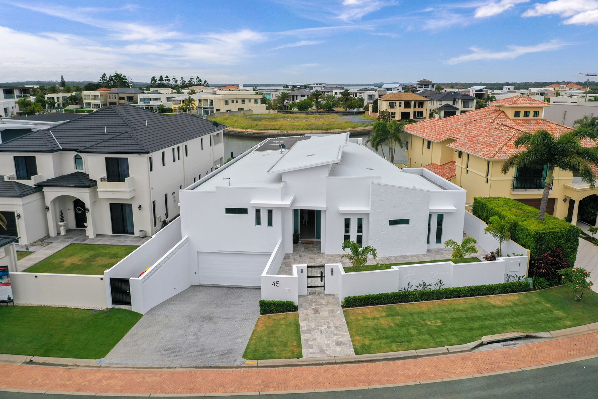 45 Royal Albert Crescent, Sovereign Islands QLD 4216