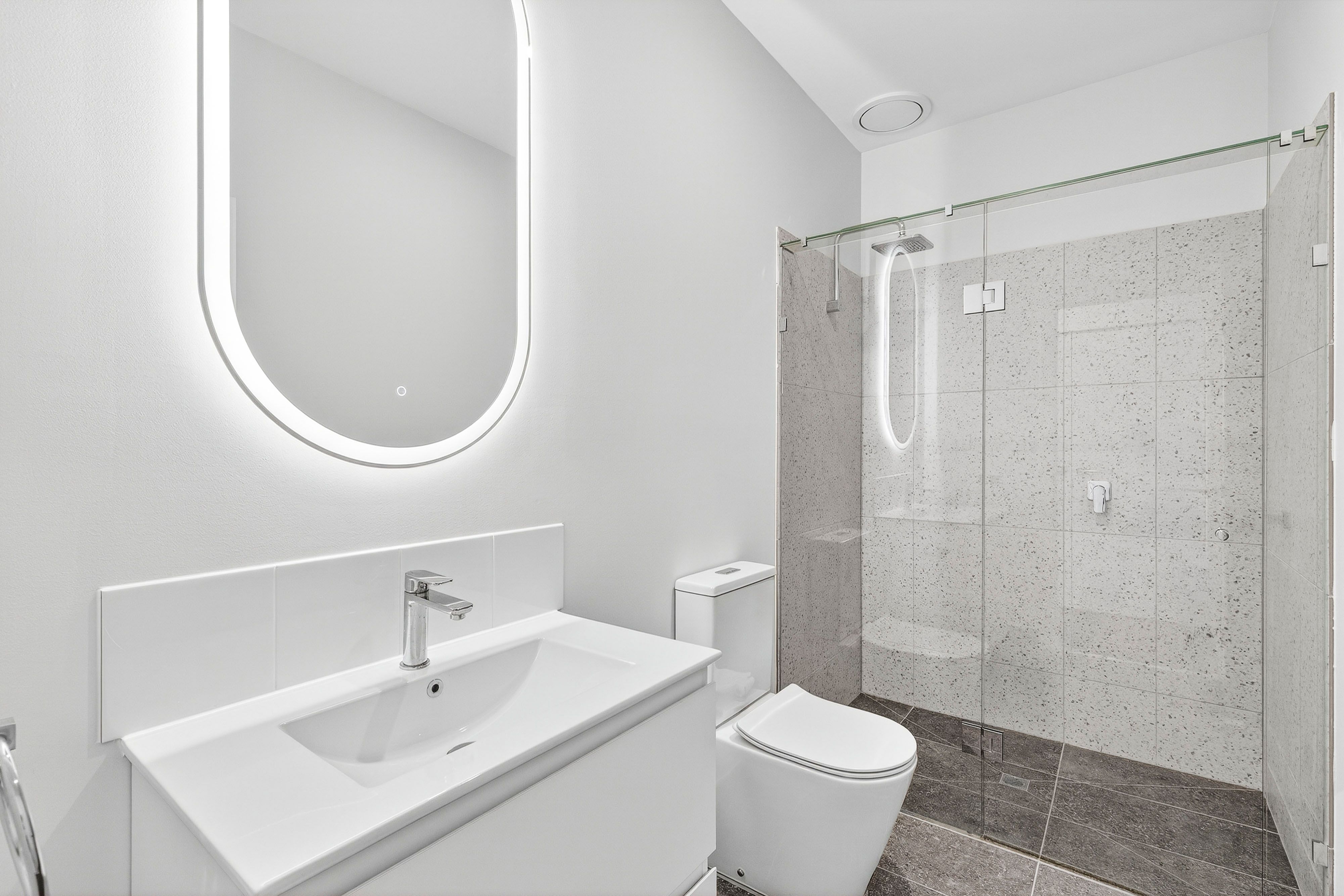 4/47 Leviens Road — photo 8 of 10