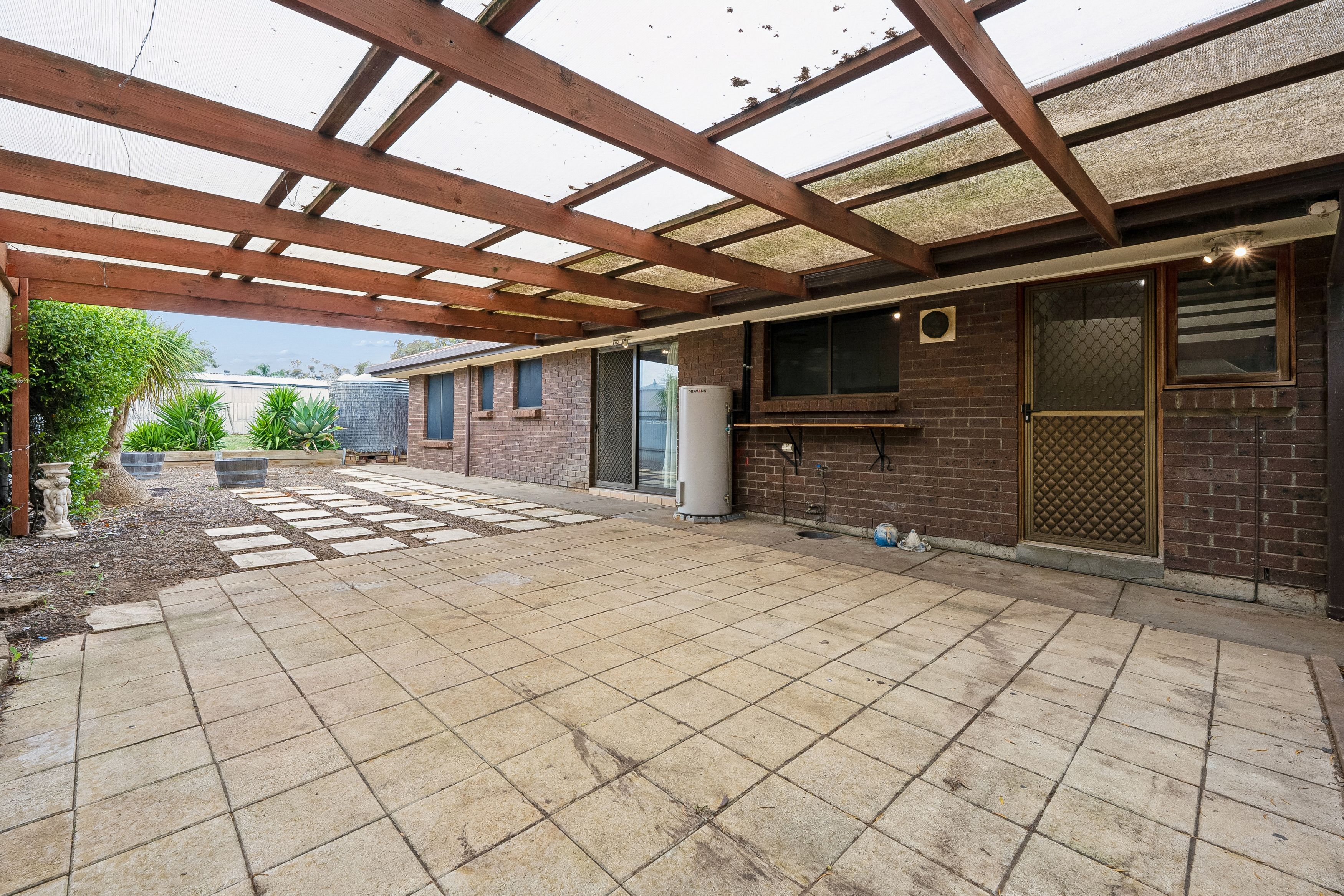22 Caroline Street — photo 9 of 10