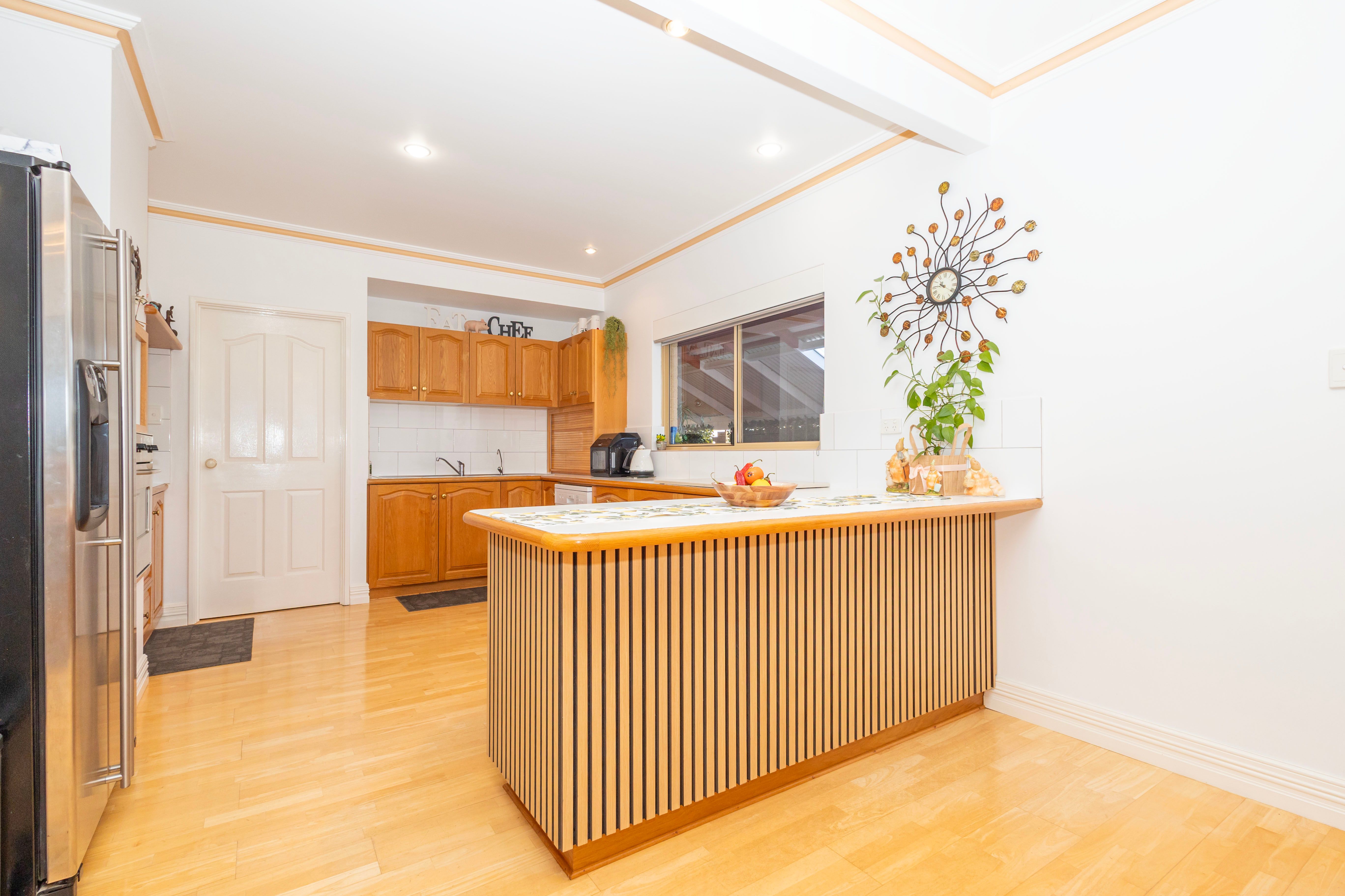 18 CASUARINA Crescent — photo 16 of 30