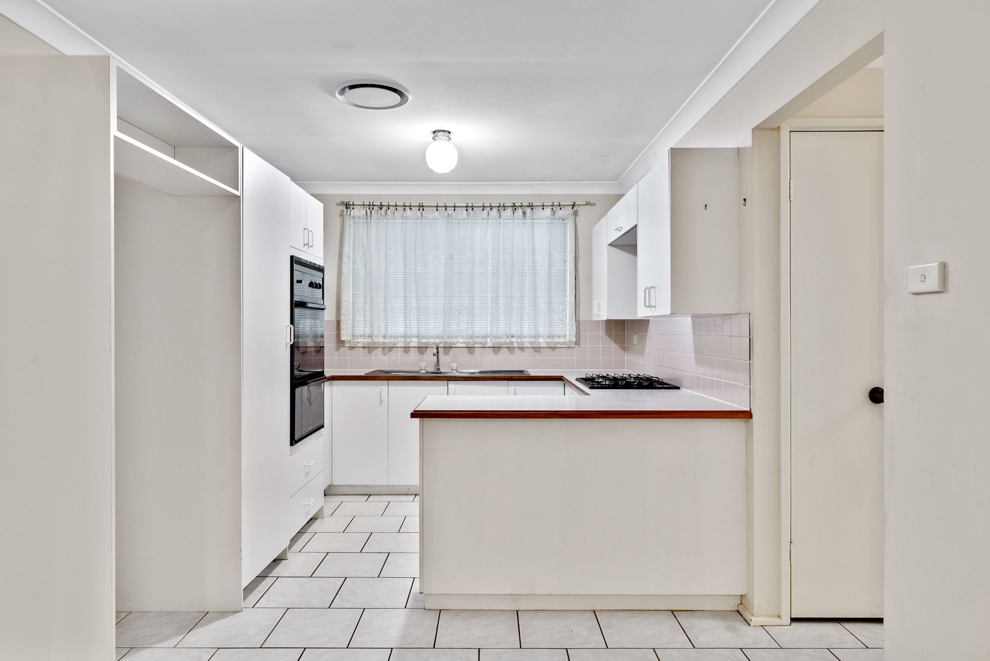 45 Balthasar Close, Rosemeadow, NSW 2560