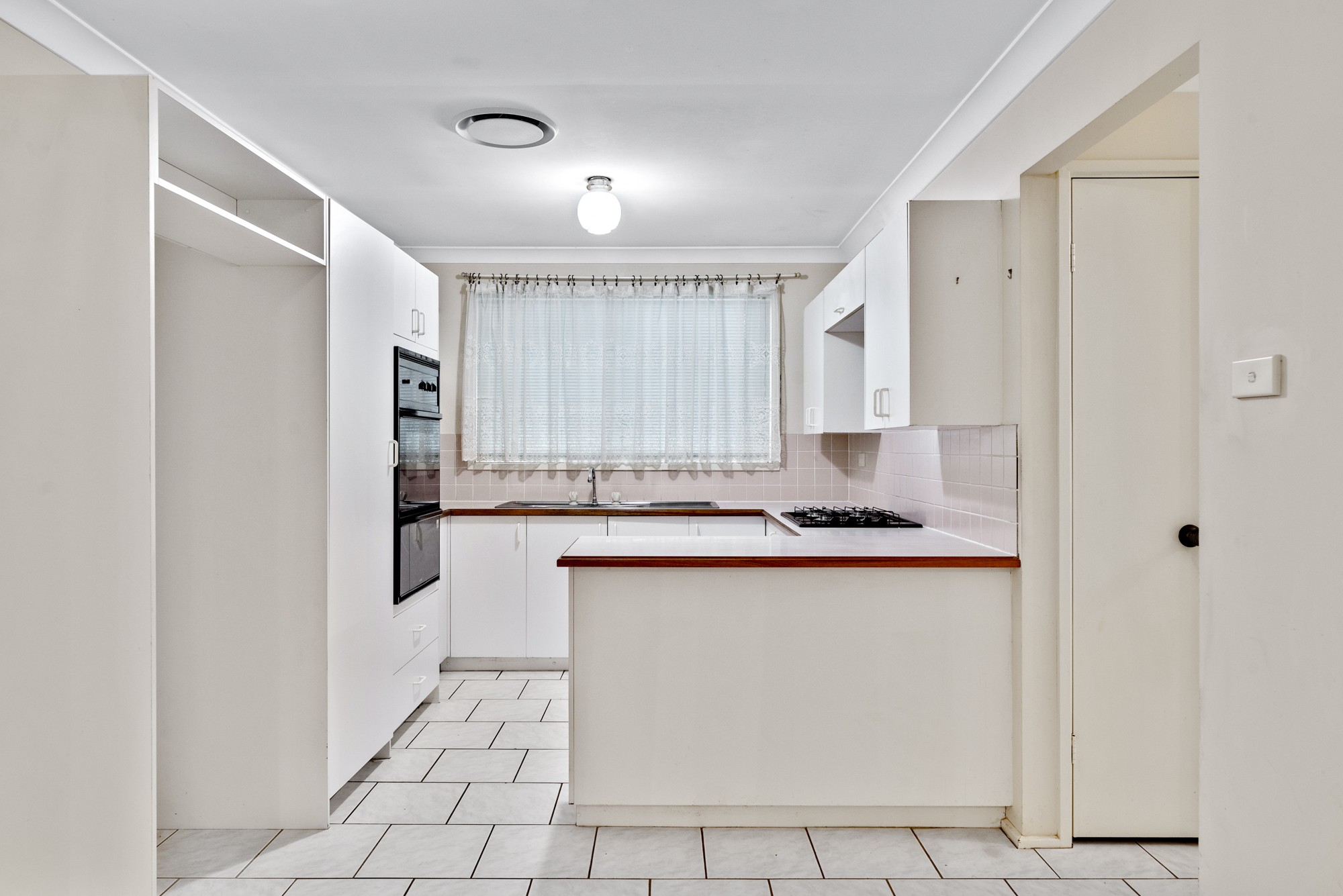 45 Balthasar Close, Rosemeadow, NSW 2560