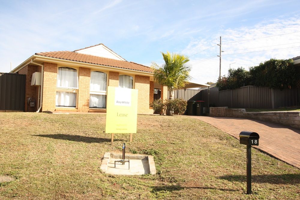 18 Quenda Place, St Helens Park, NSW 2560