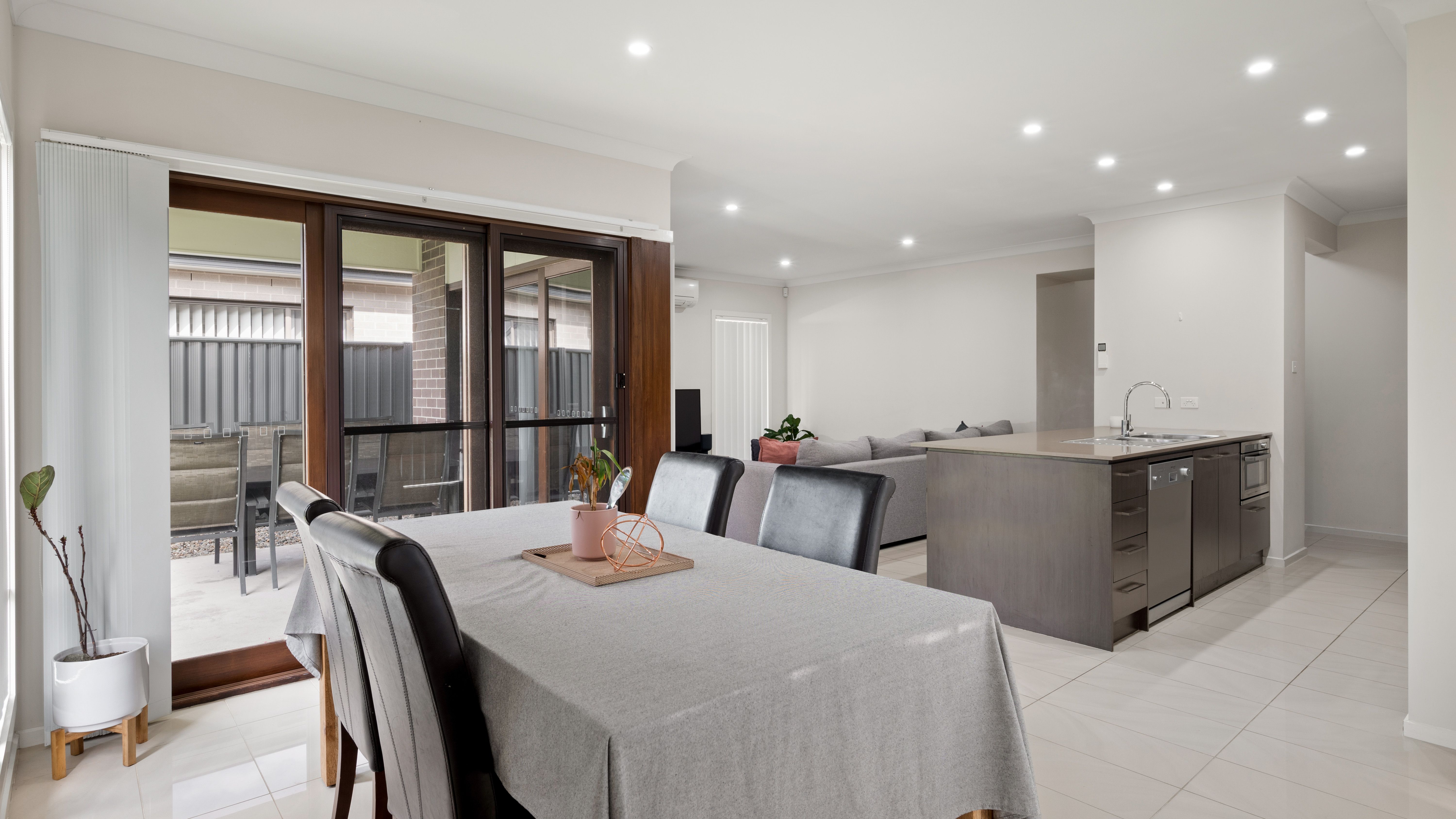 75 Greenwood Parkway, JORDAN SPRINGS, NSW 2747
