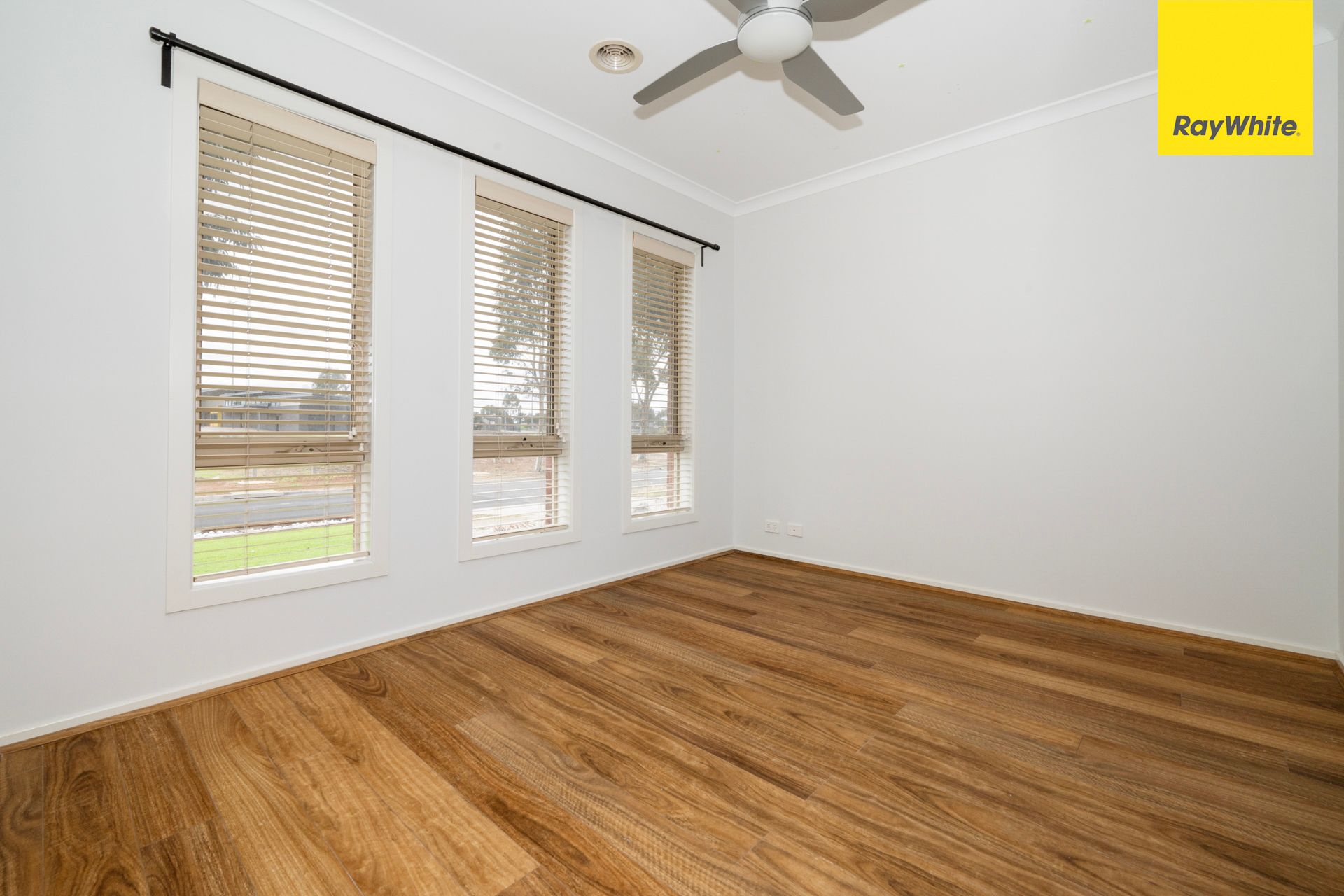 33 Long Tree Drive, HARKNESS, VIC 3337