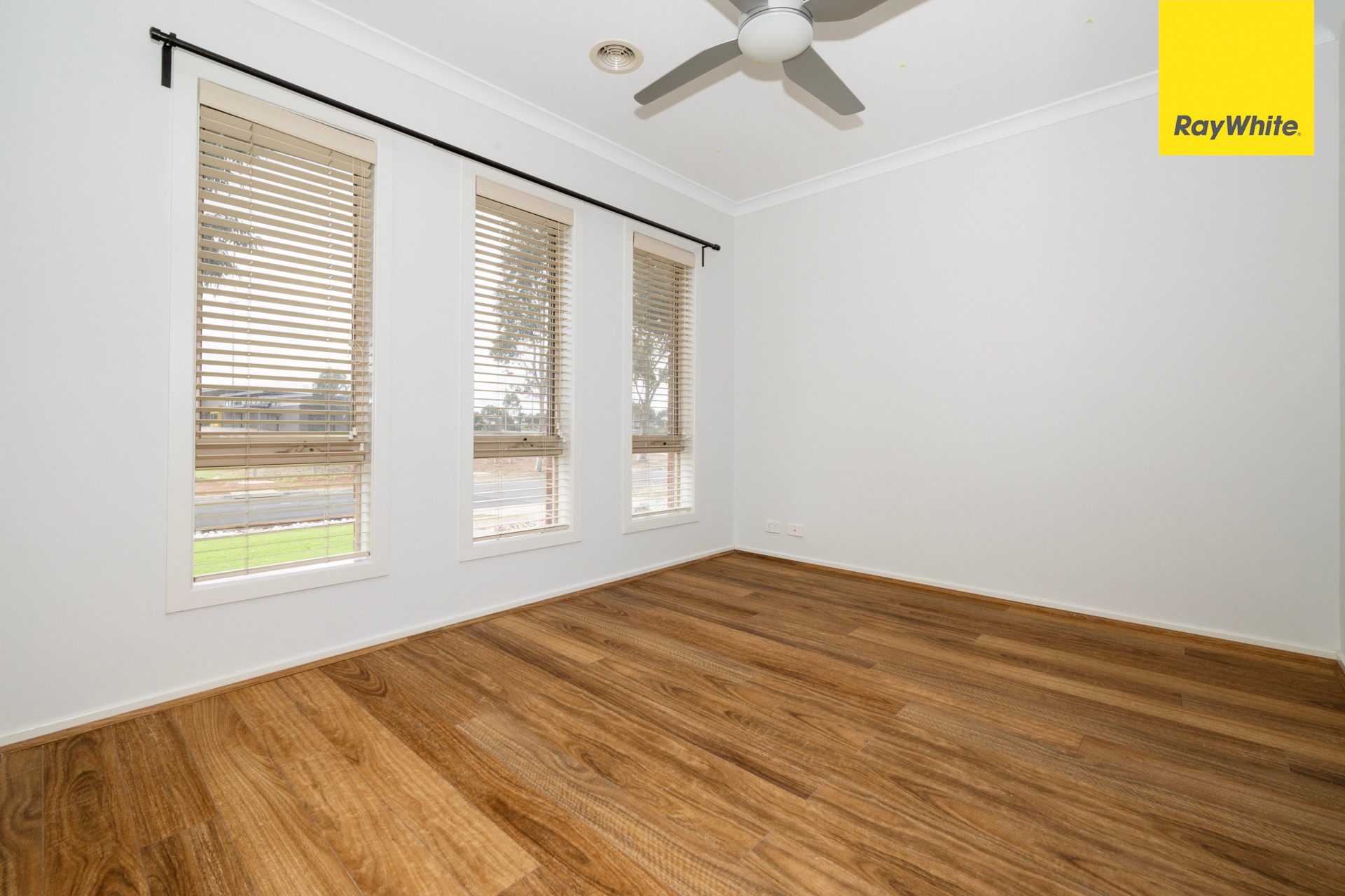 33 Long Tree Drive, HARKNESS, VIC 3337
