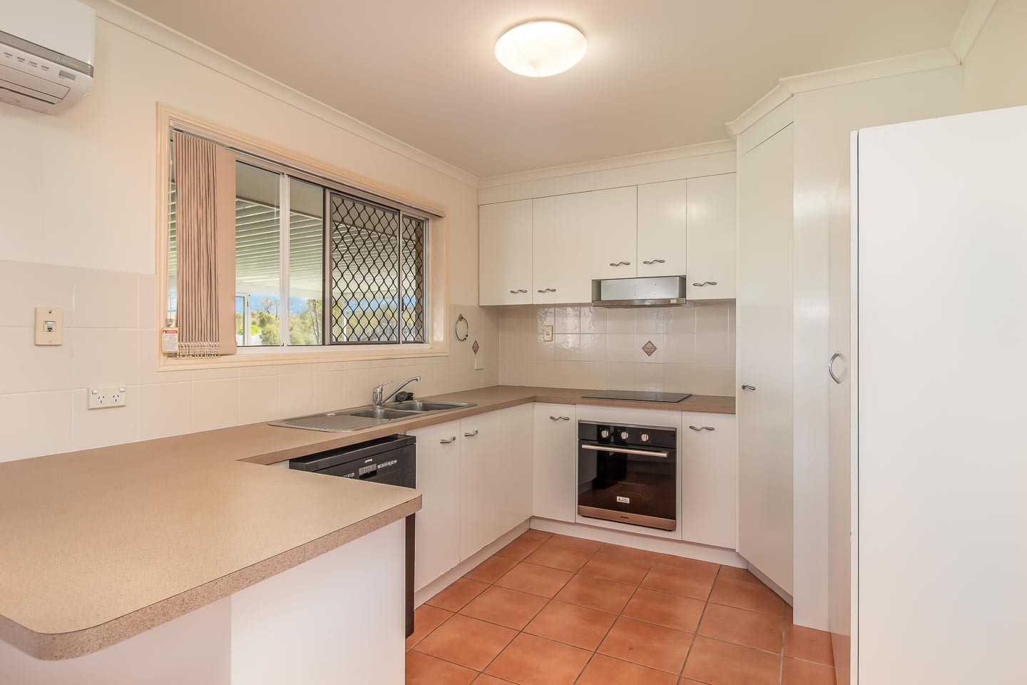 8 Wodalla Mews, Point Vernon, QLD 4655