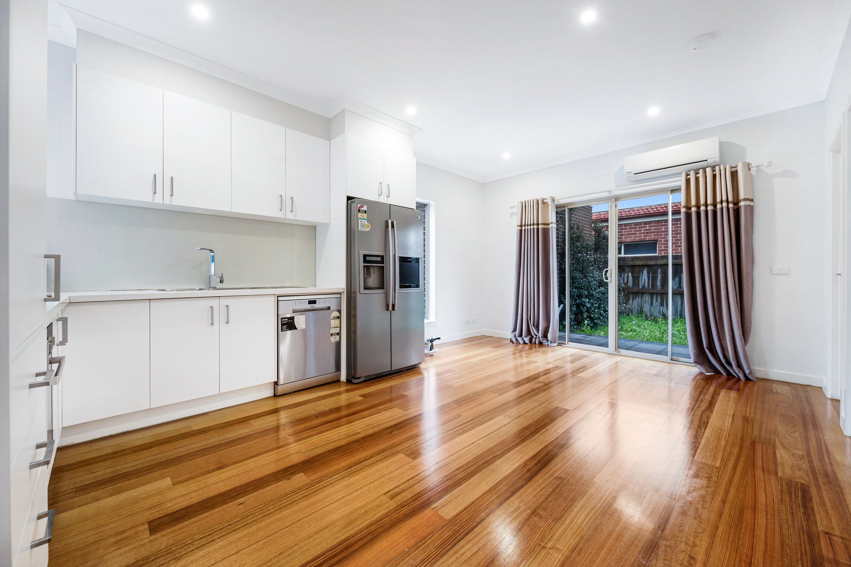 2/25 Prince Charles Street, Clayton, VIC 3168