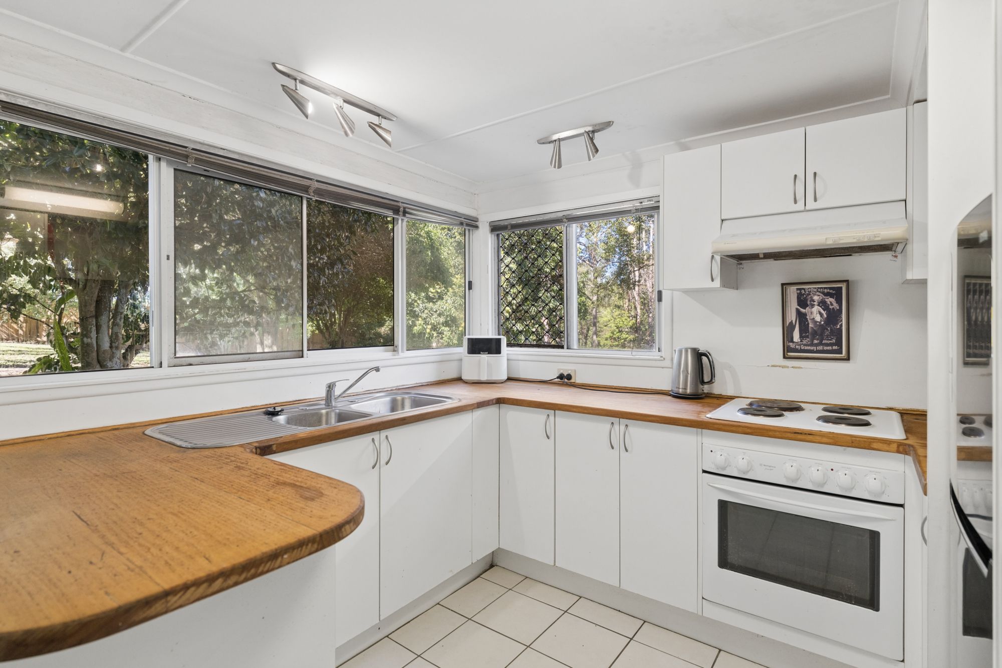 177 Coonowrin Road — photo 16 of 27