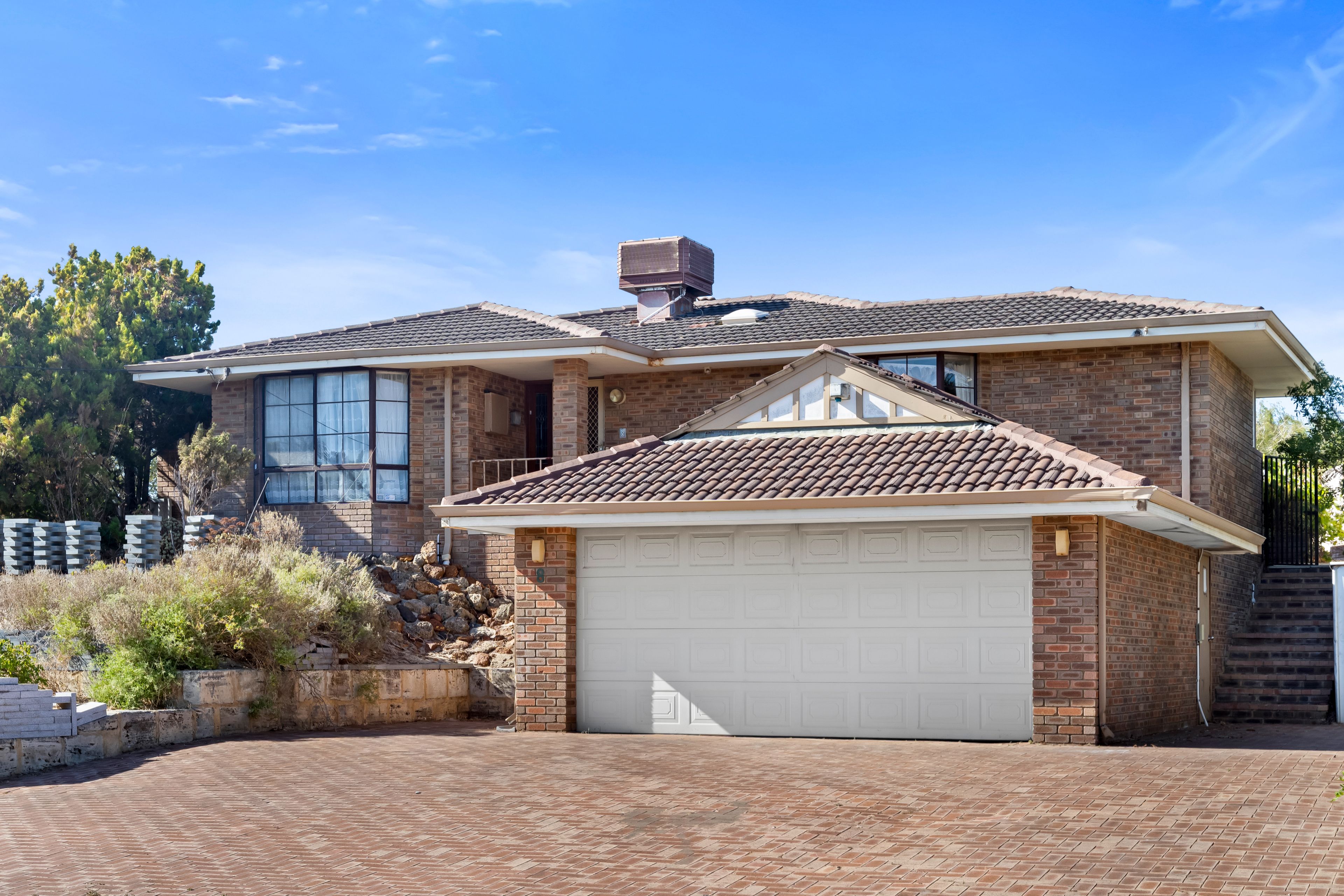 8 Tarwhine Place, Golden Bay, WA 6174