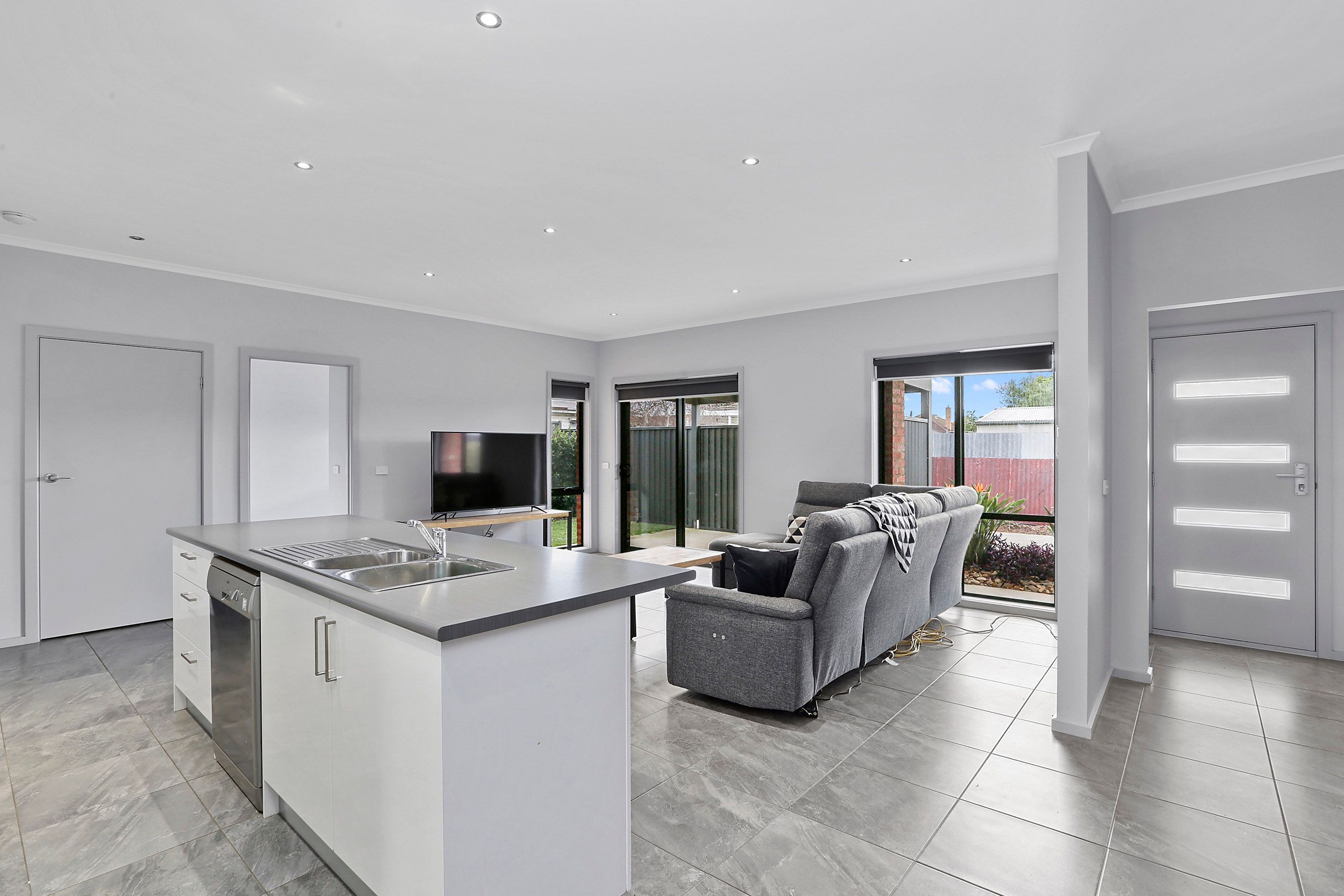 2/8 Curletts Road, Lara, VIC 3212