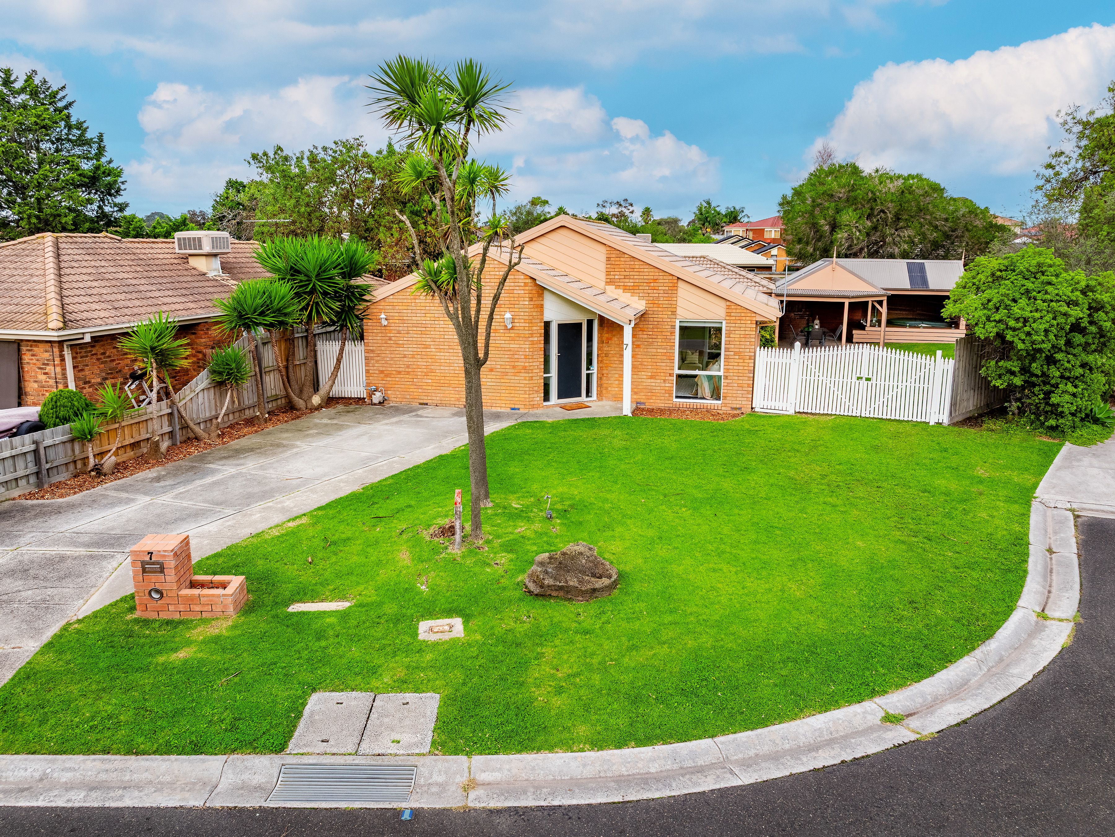 7 Filbert Court, Cranbourne North VIC 3977
