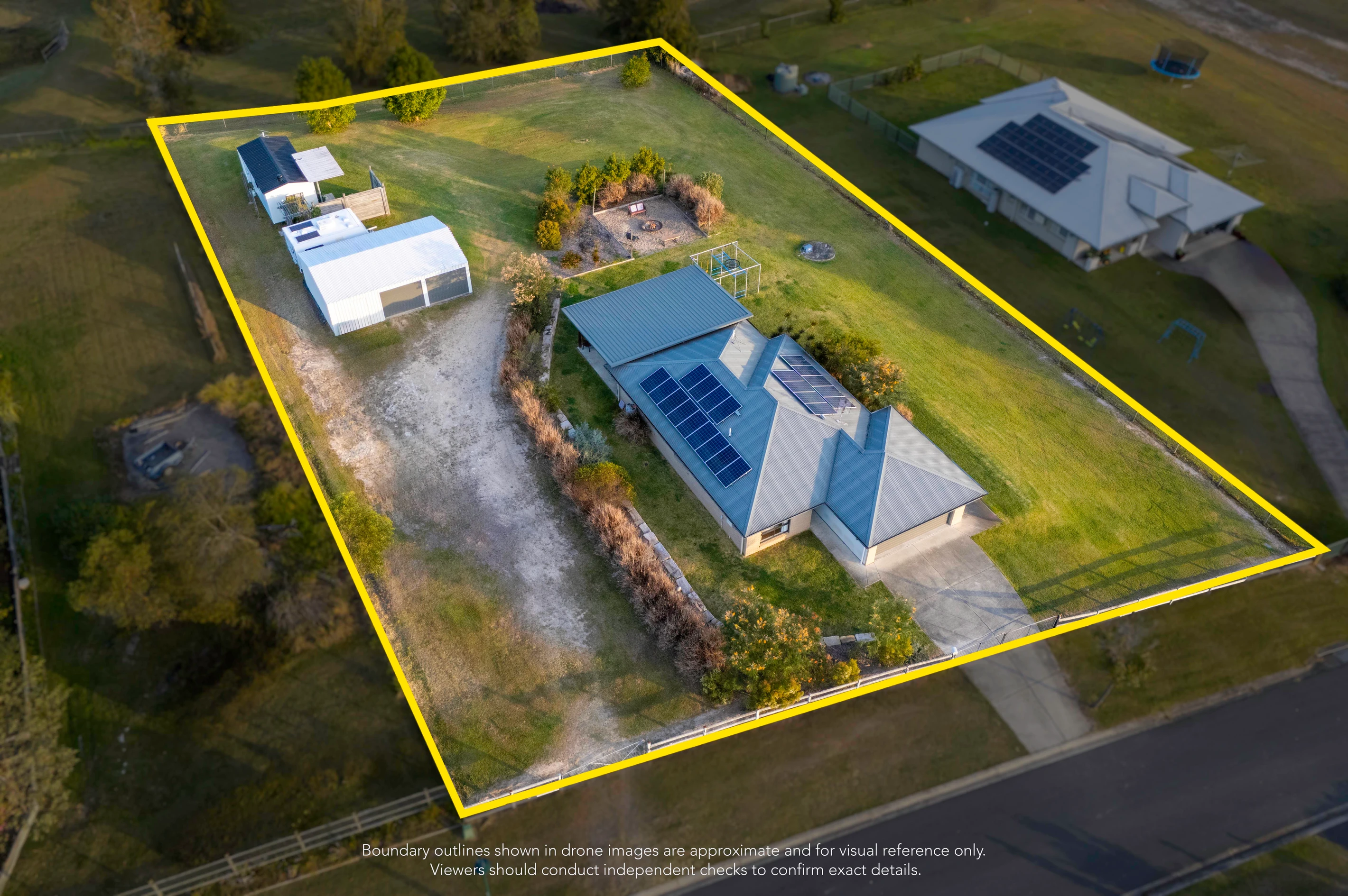 9-11 Romi Close, Woodford, QLD 4514