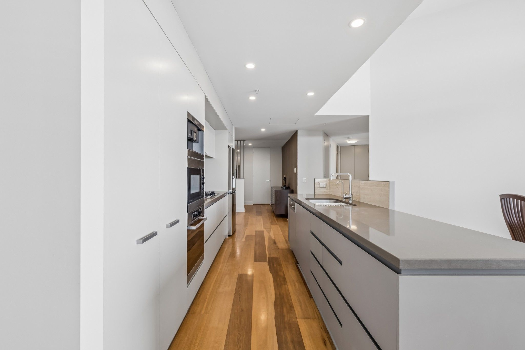 1203/99 Marine Parade — photo 7 of 20