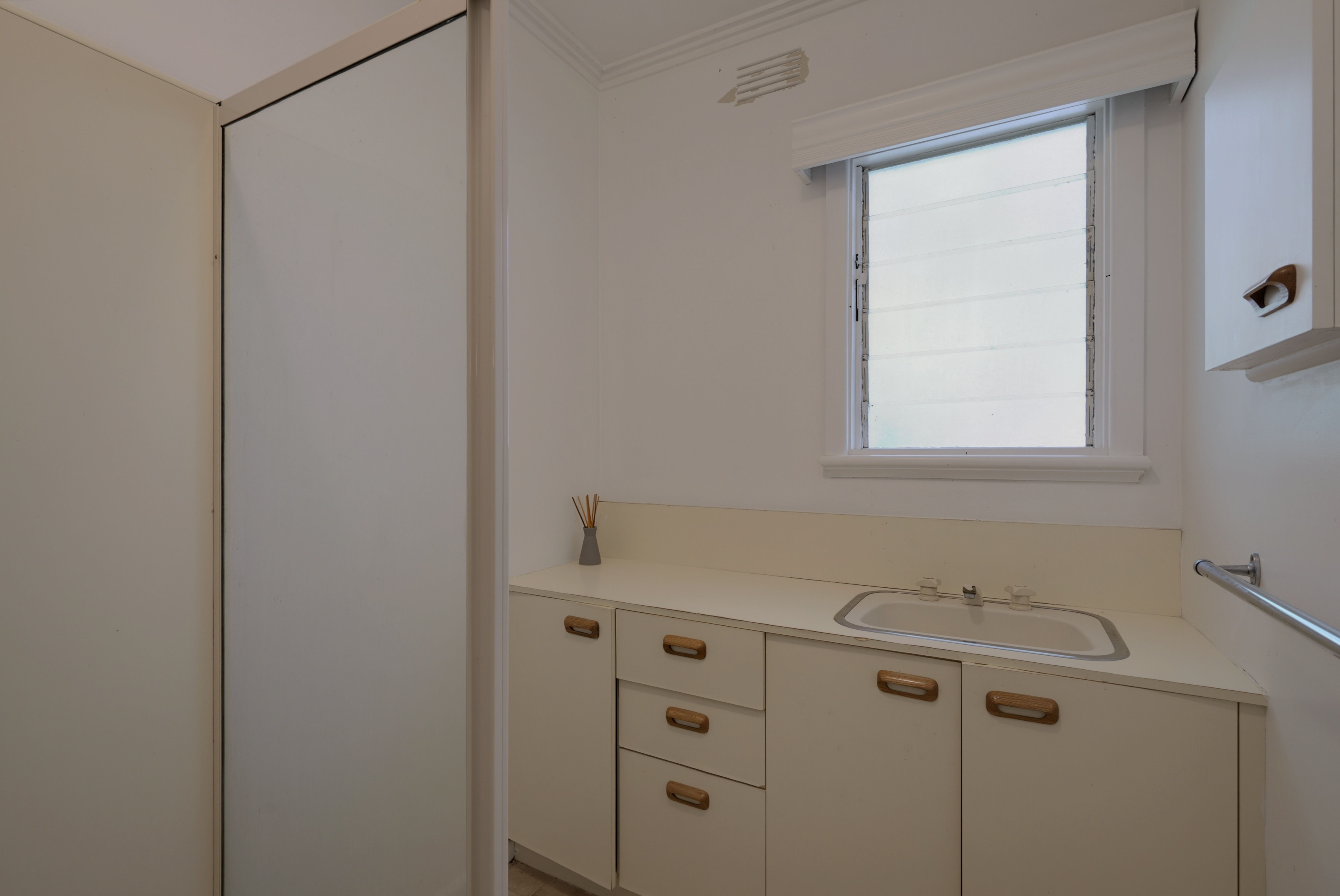 28 Tobias Avenue — photo 11 of 15